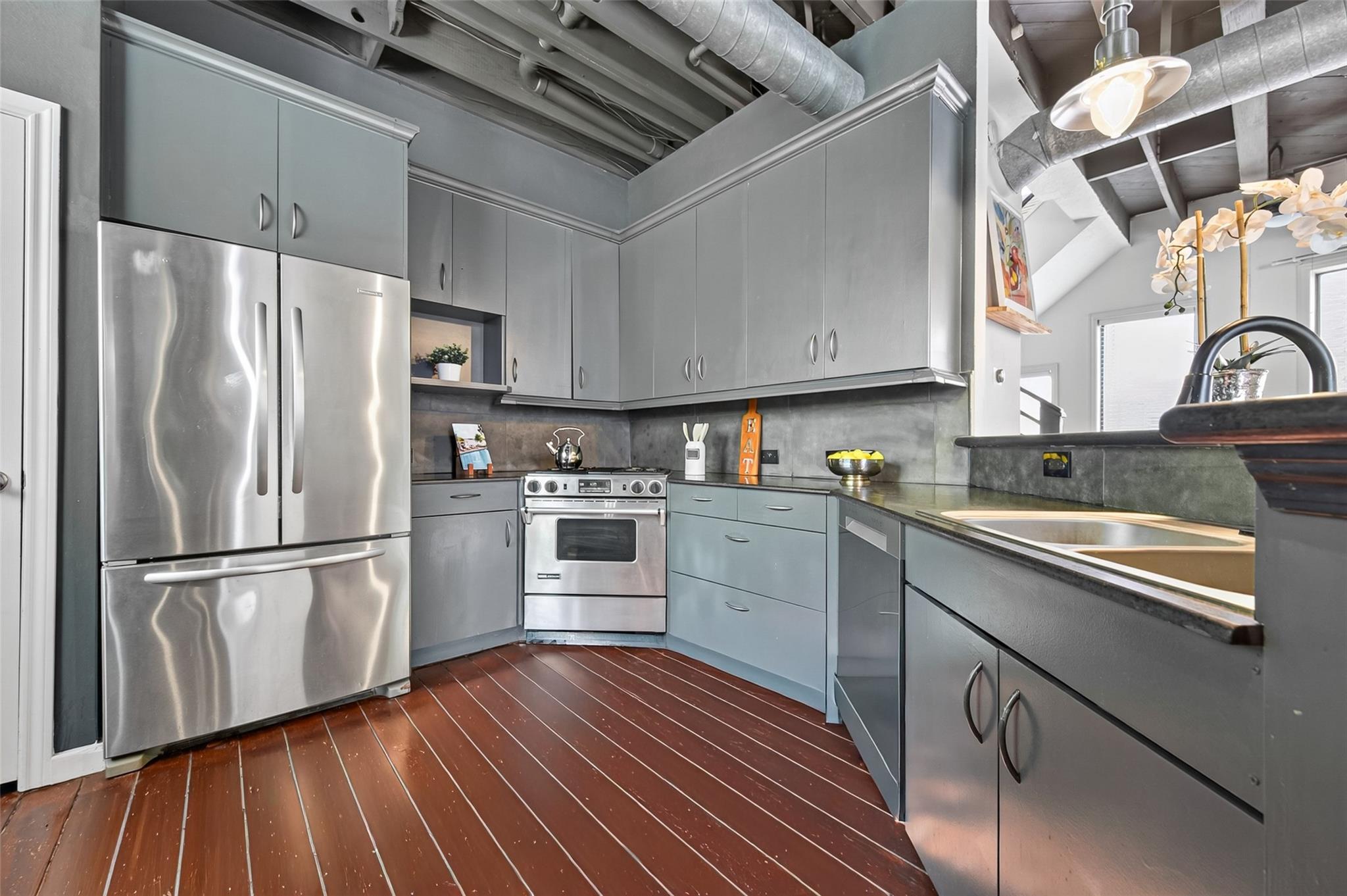 708 W Clay Street