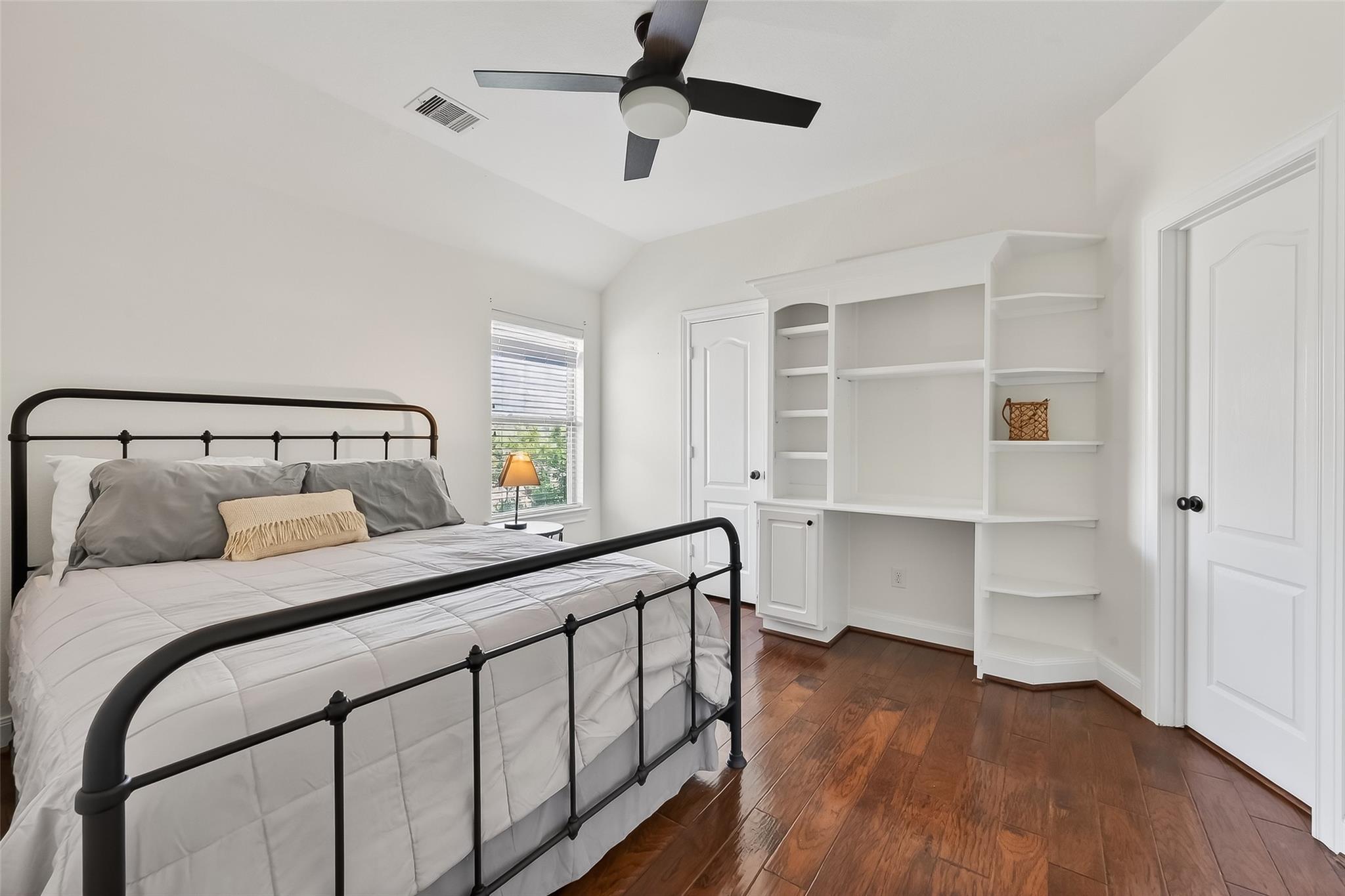 99 Buck Trail Place