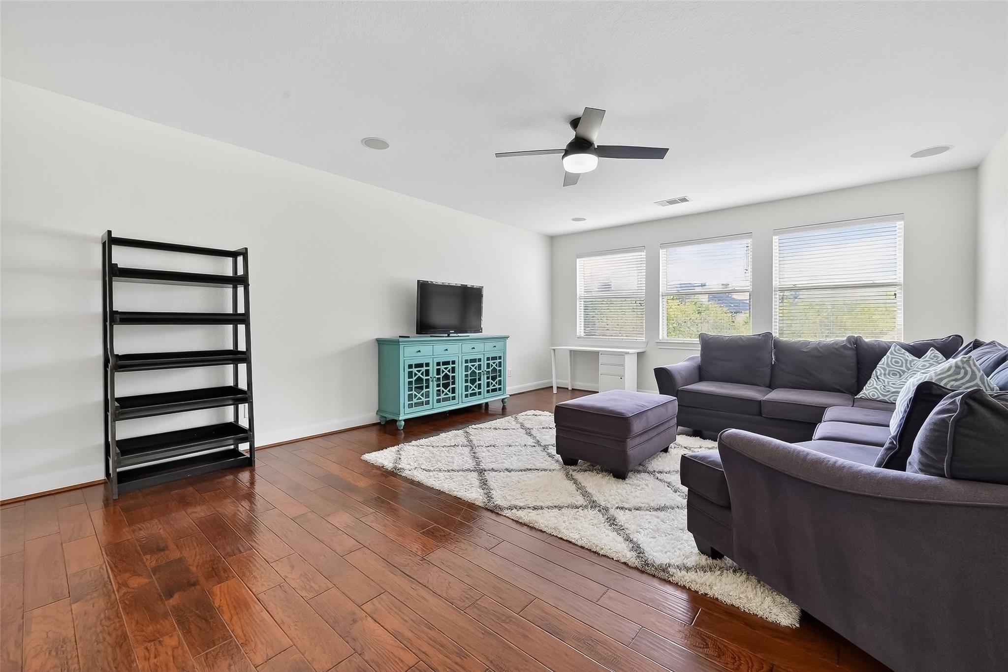 99 Buck Trail Place