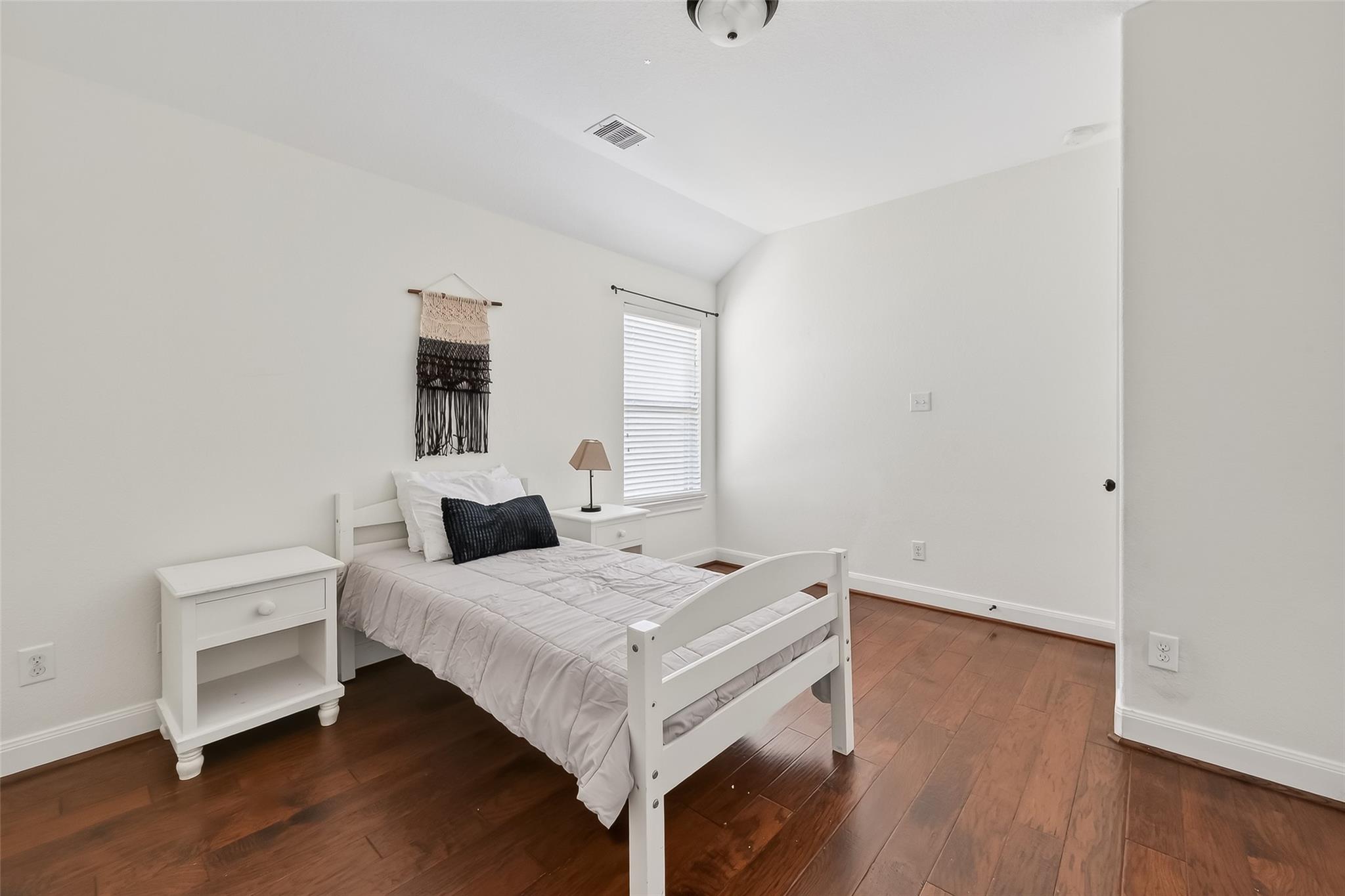 99 Buck Trail Place
