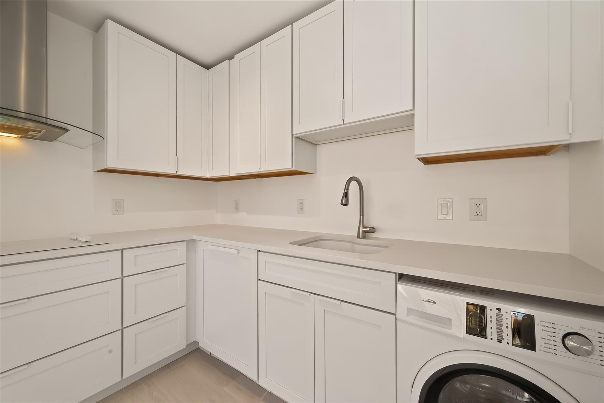 5115 Del Monte Drive Unit: 4/D