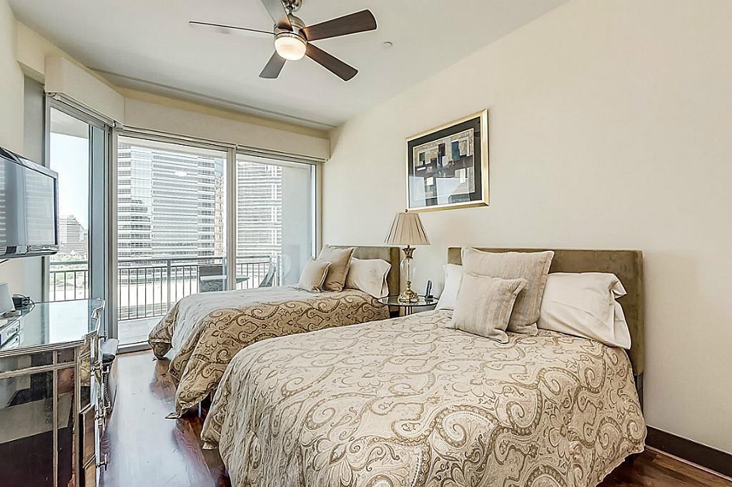 1600 Post Oak # 1202