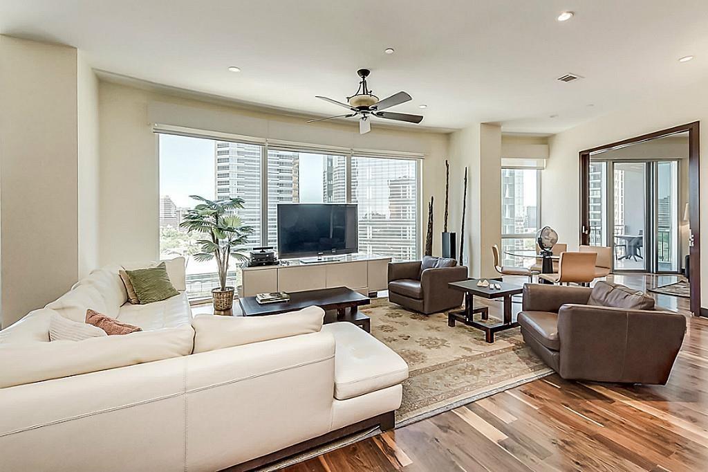 1600 Post Oak # 1202
