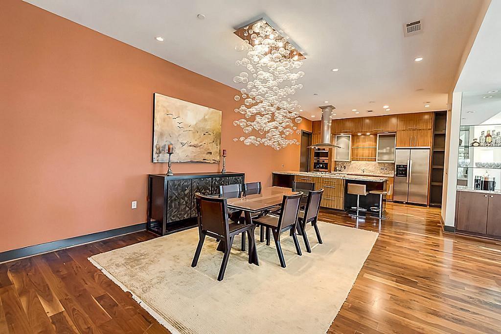 1600 Post Oak # 1202