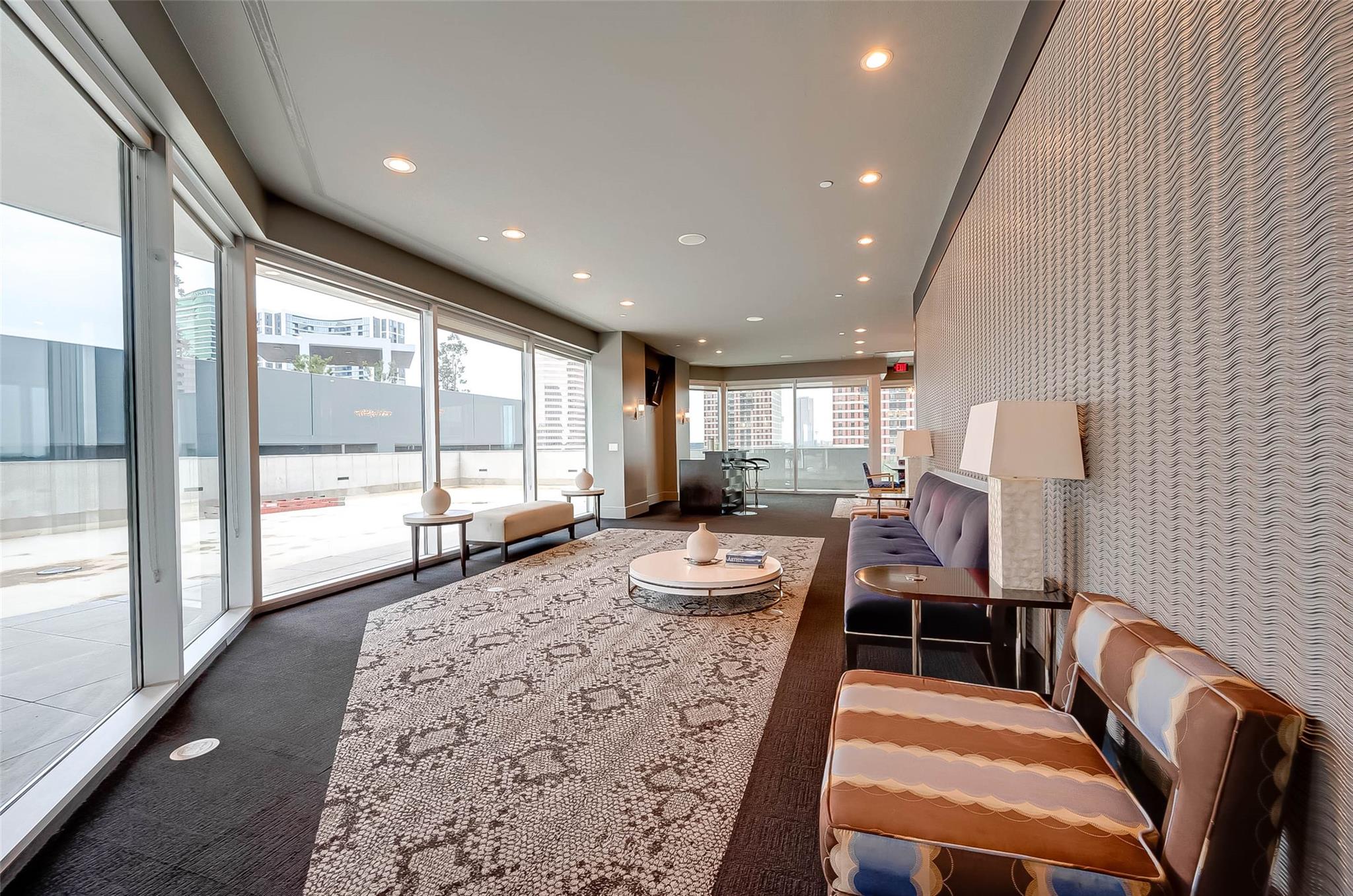 1600 Post Oak # 1202