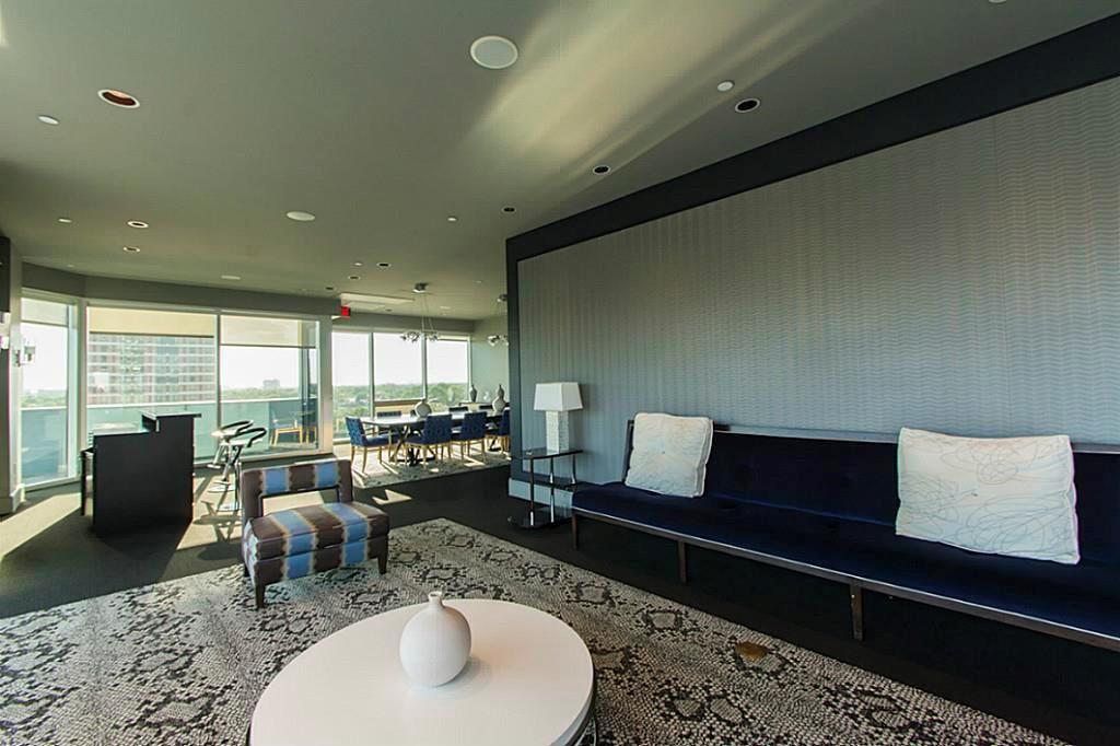 1600 Post Oak # 1202
