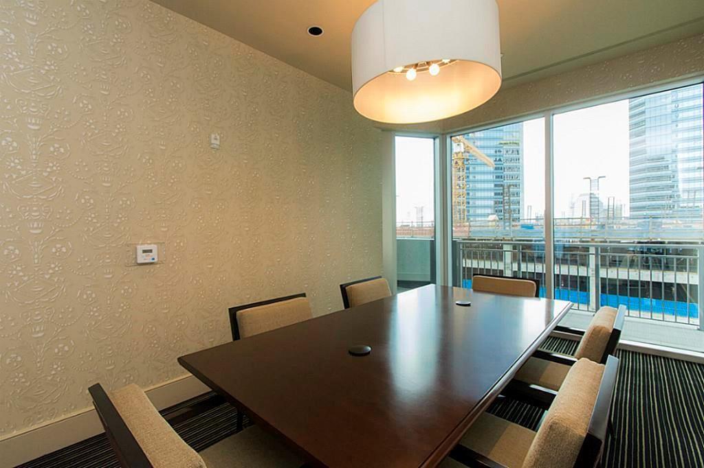 1600 Post Oak # 1202