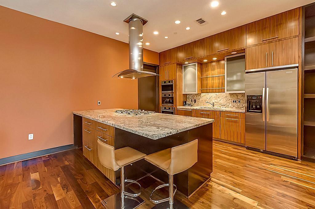 1600 Post Oak # 1202