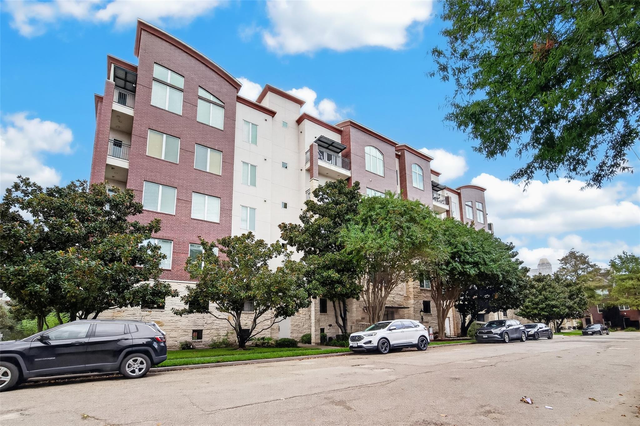 100 Willard Street # 21