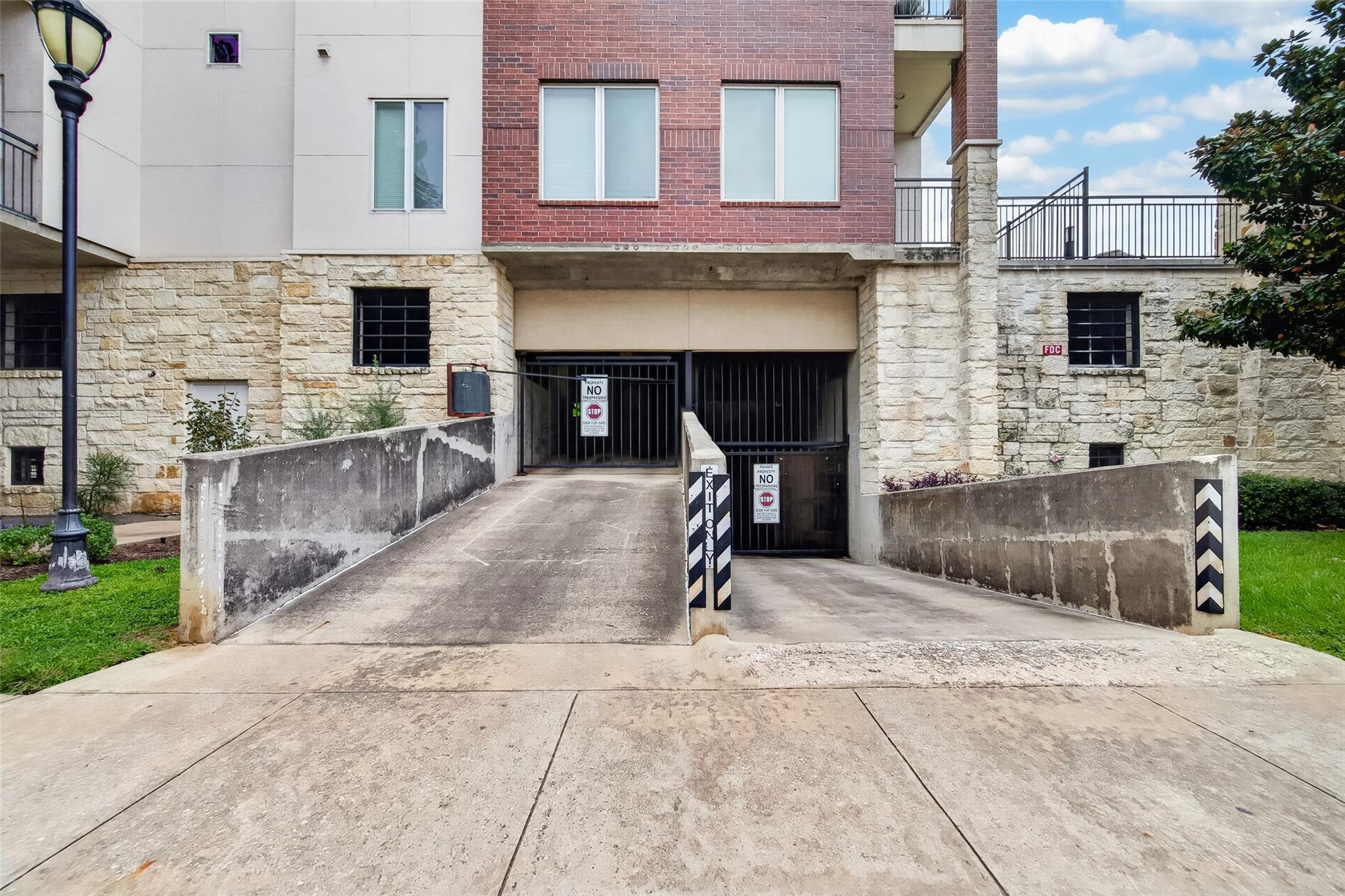 100 Willard Street # 21