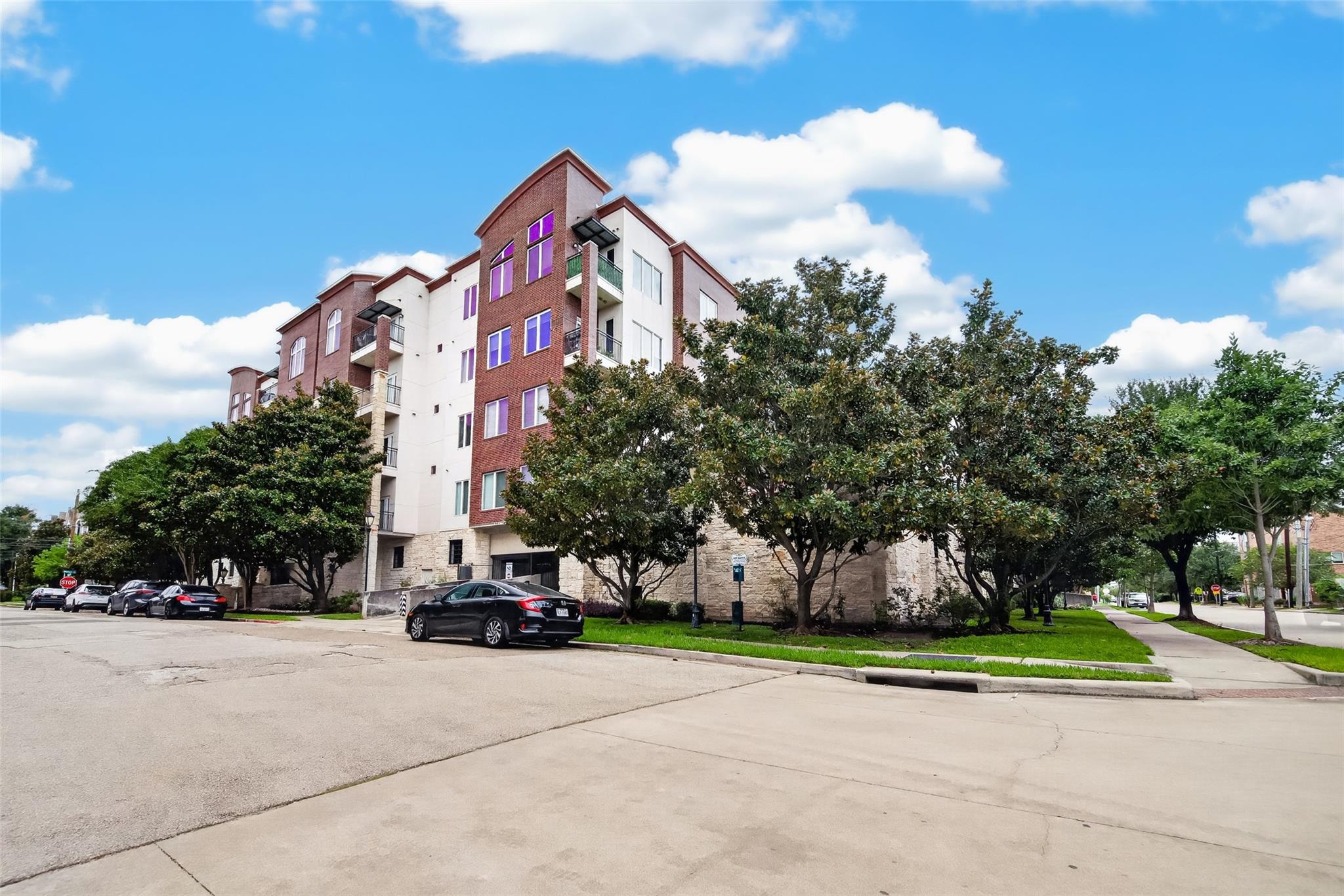 100 Willard Street # 21