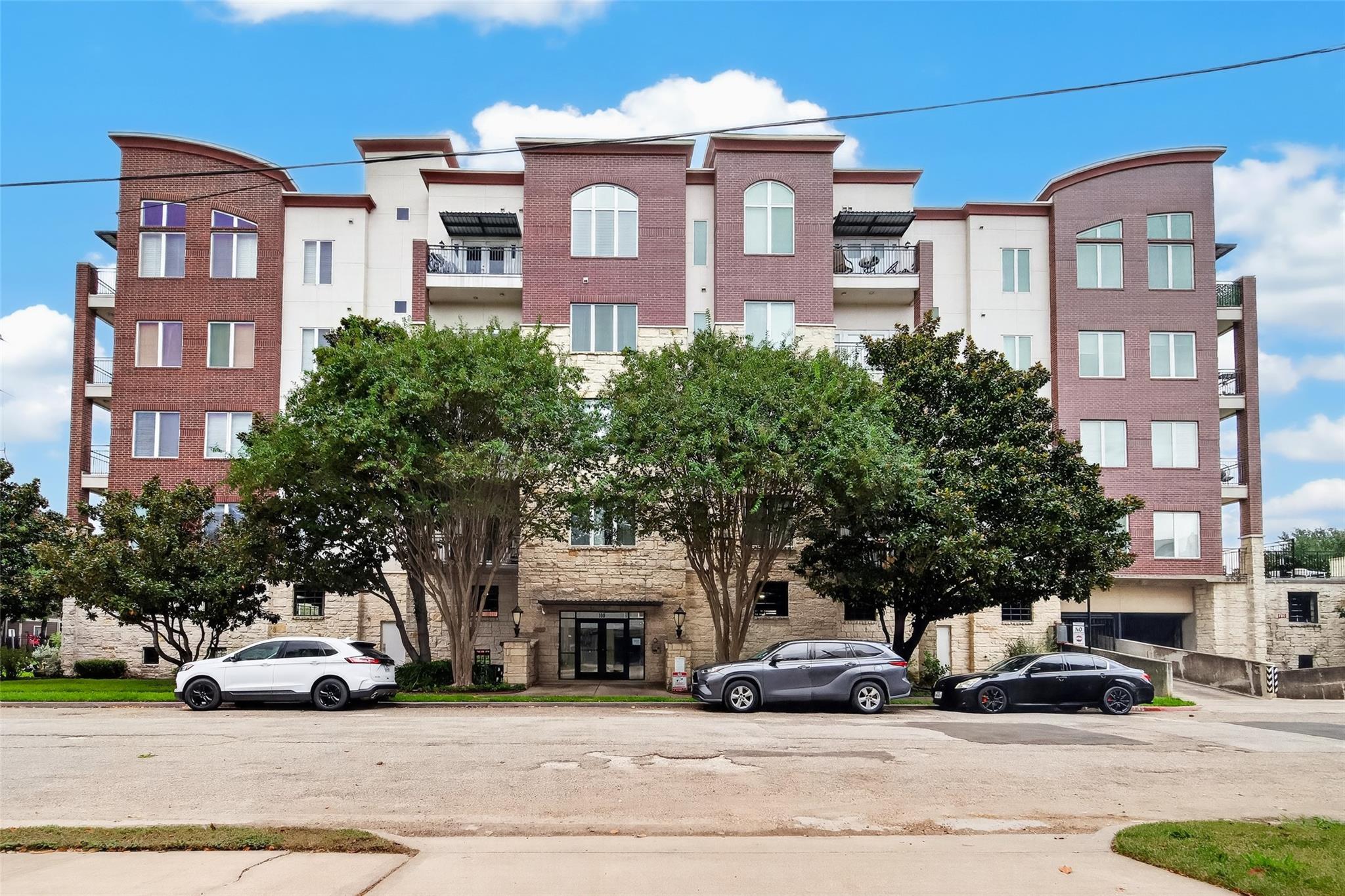 100 Willard Street # 21