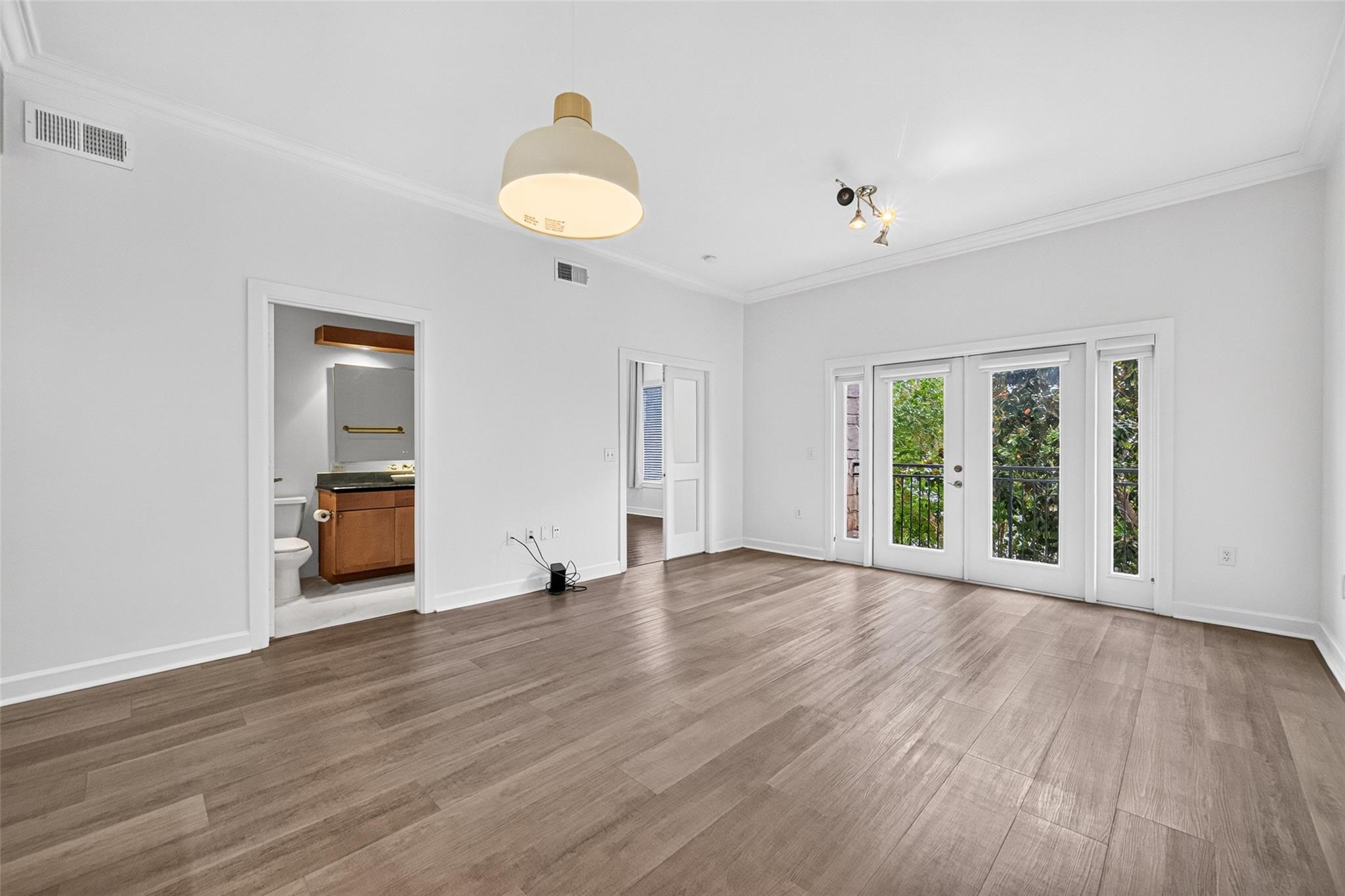 100 Willard Street # 21