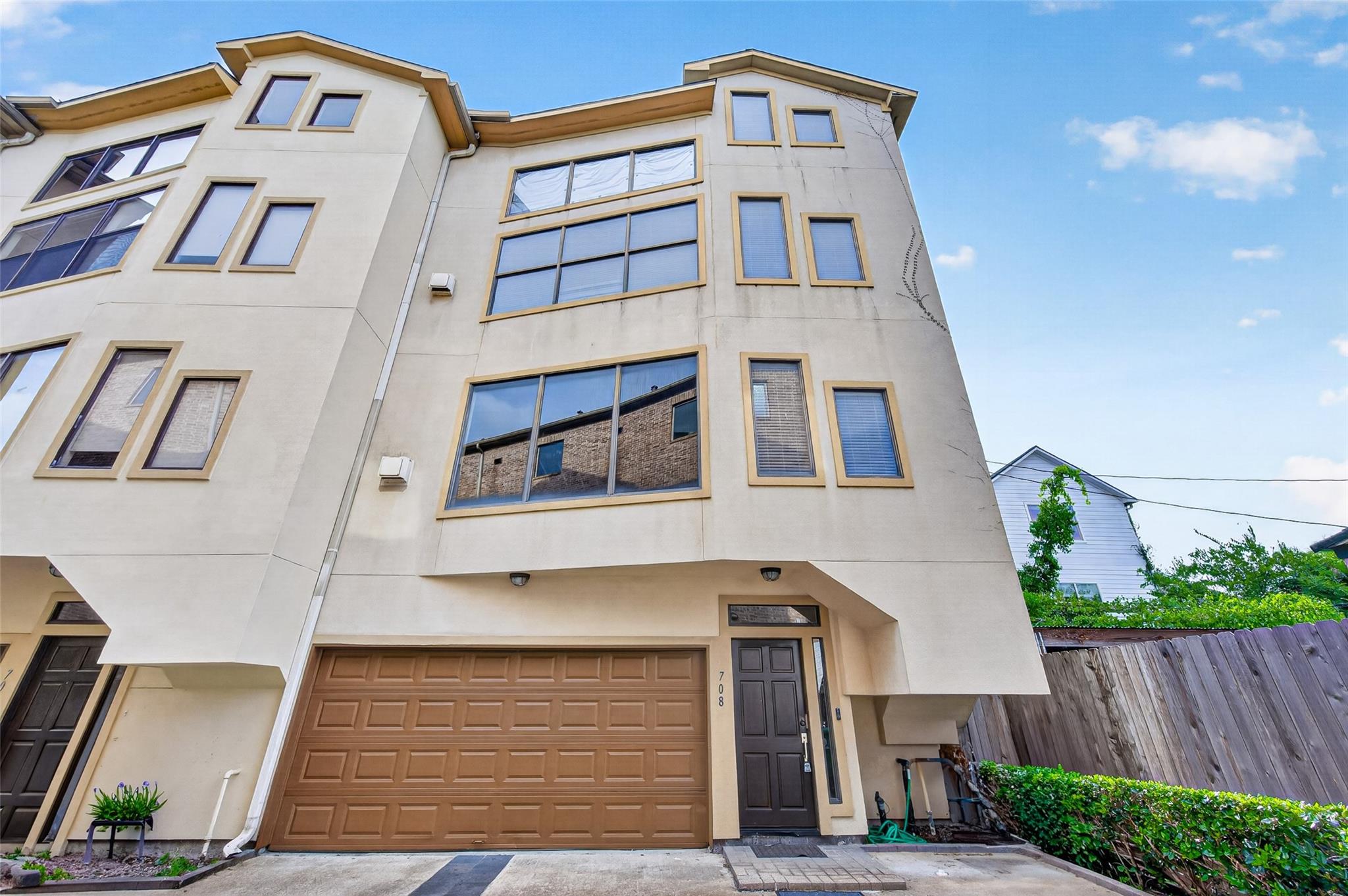 708 W Clay Street