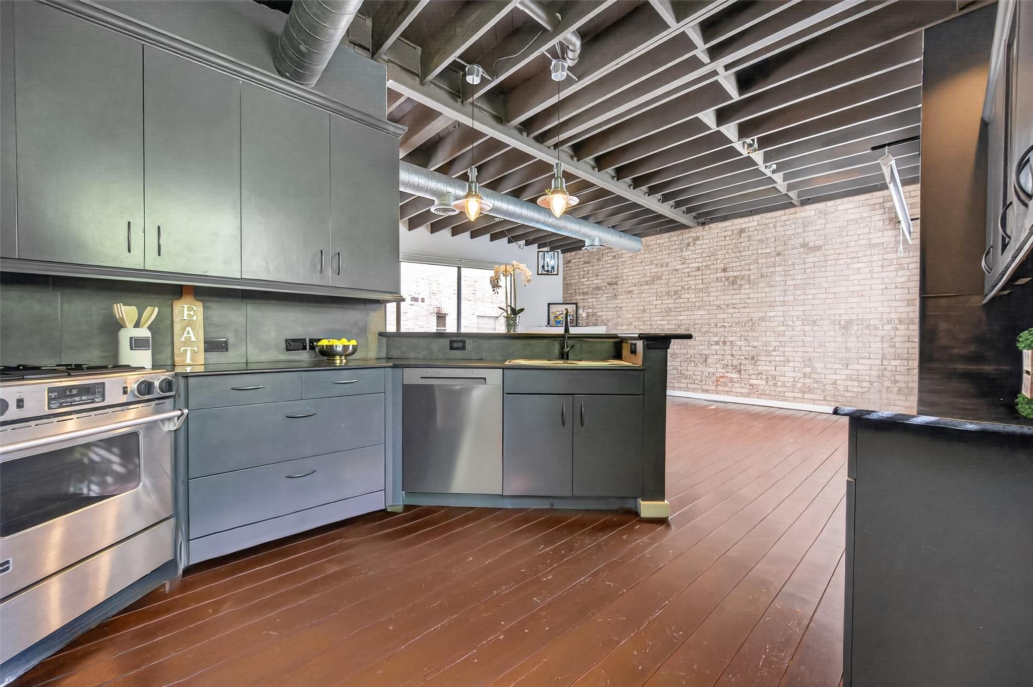 708 W Clay Street