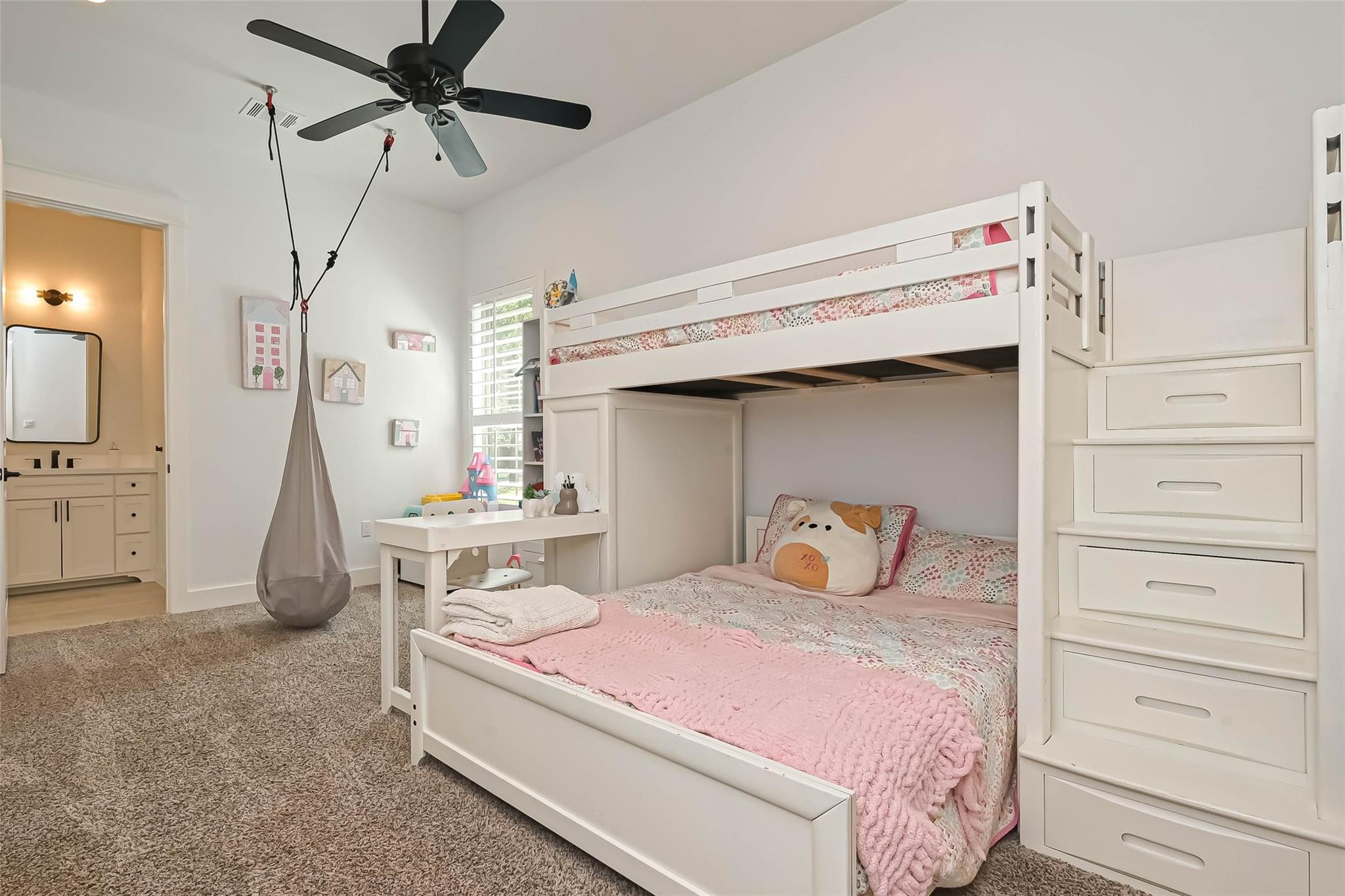 2407 Chantilly Lane