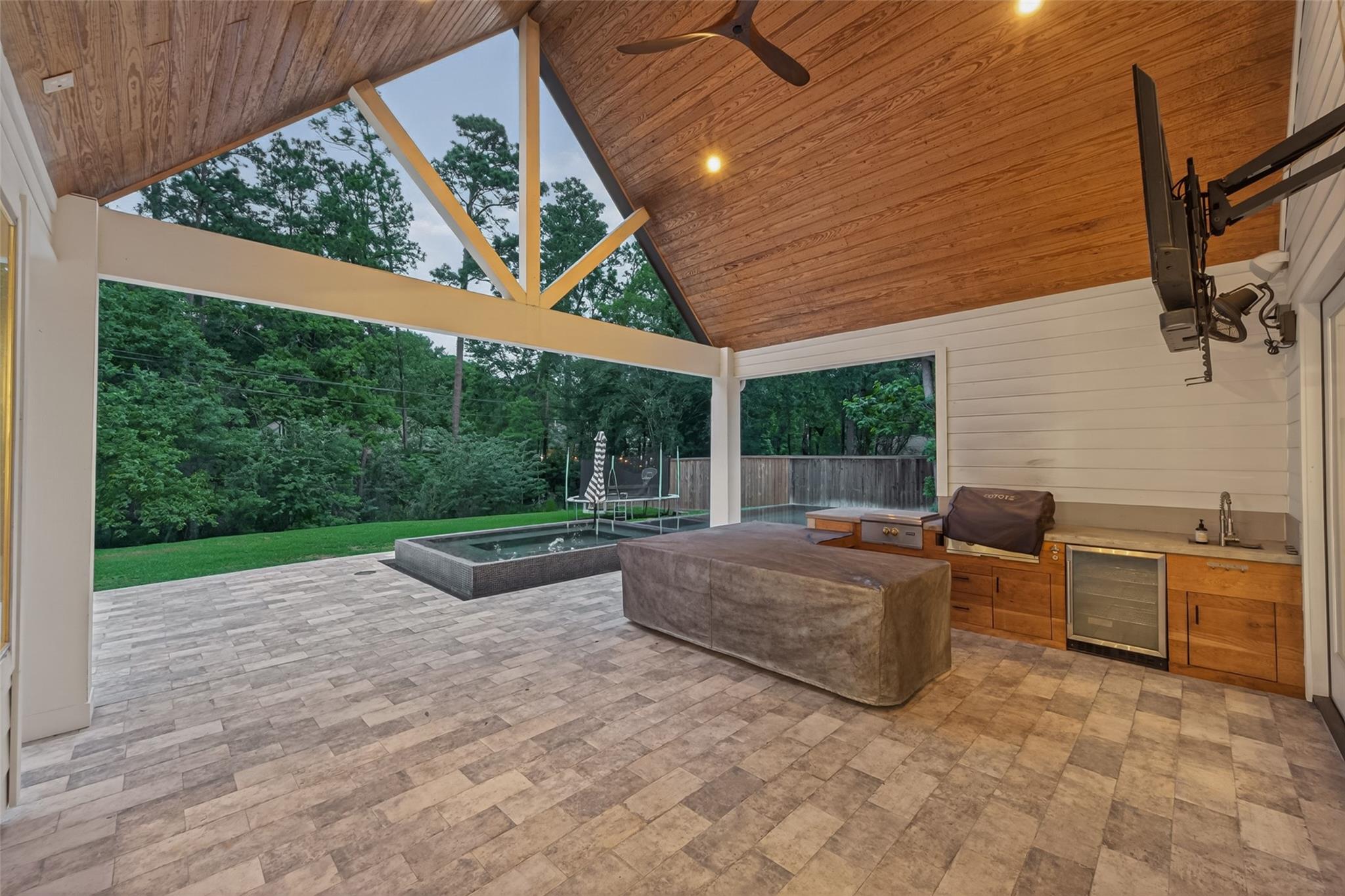 2407 Chantilly Lane