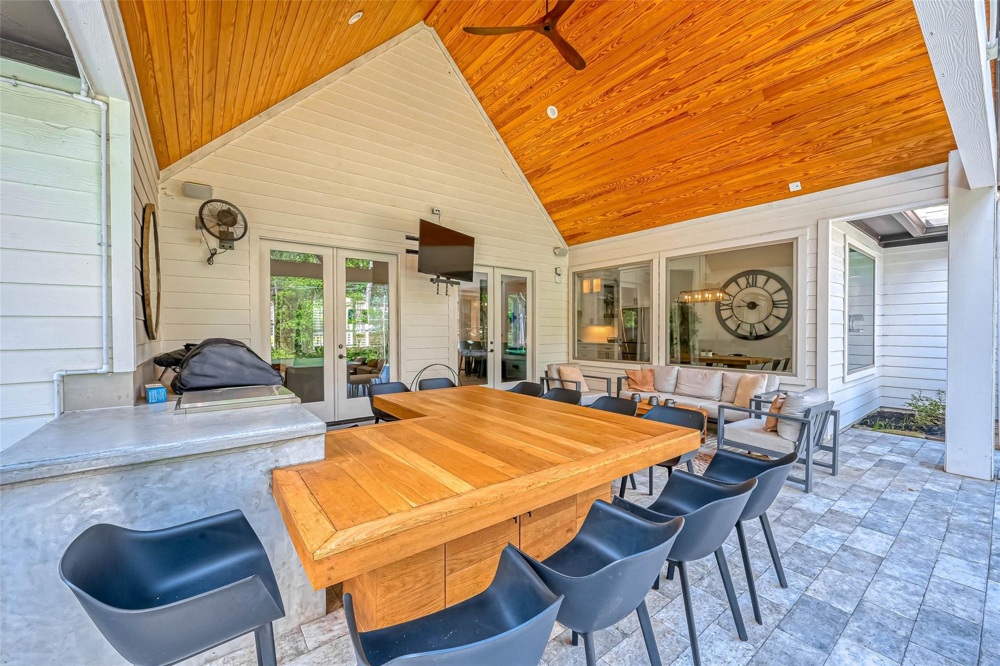 2407 Chantilly Lane