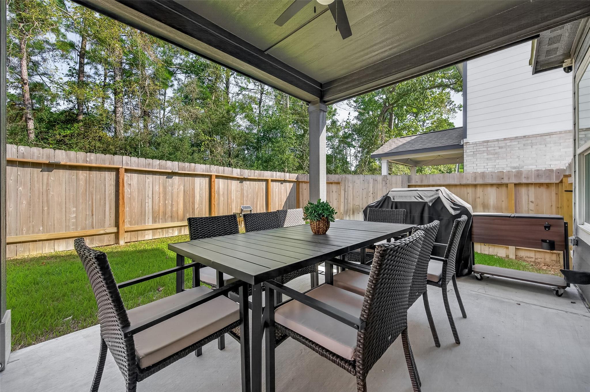 8522 Blueberry Ash Street
