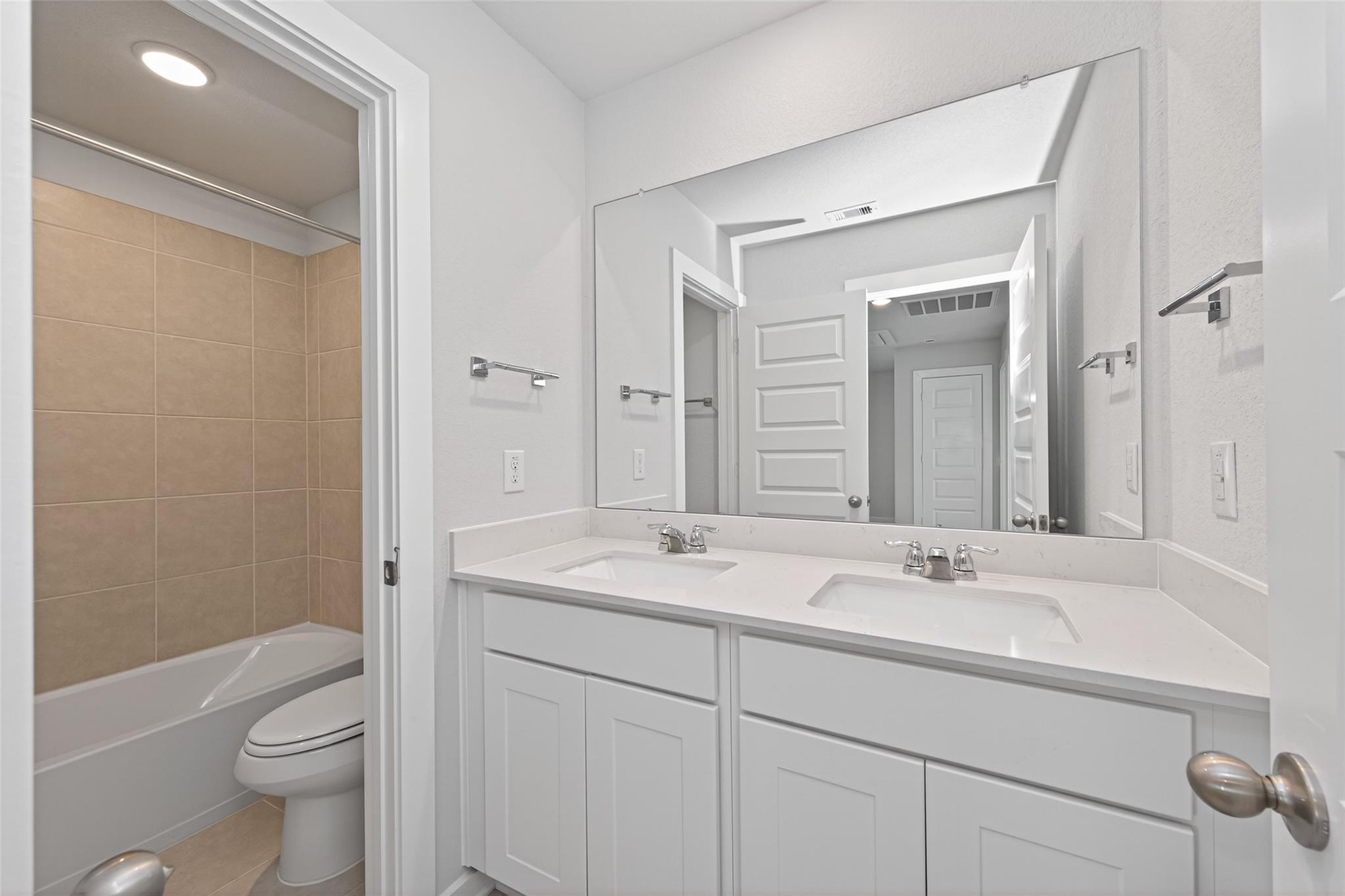 8514 Blueberry Ash Street