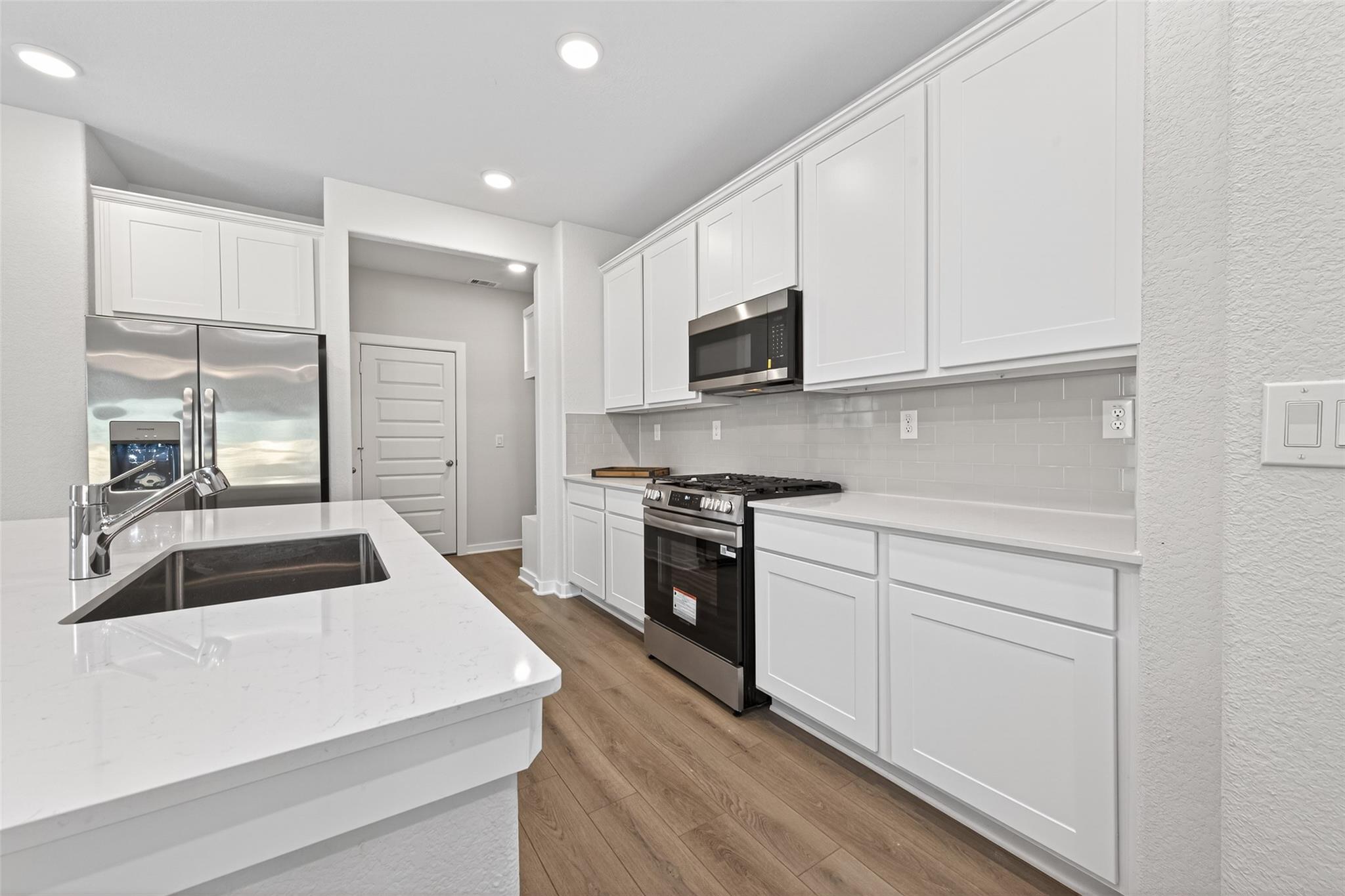 8514 Blueberry Ash Street