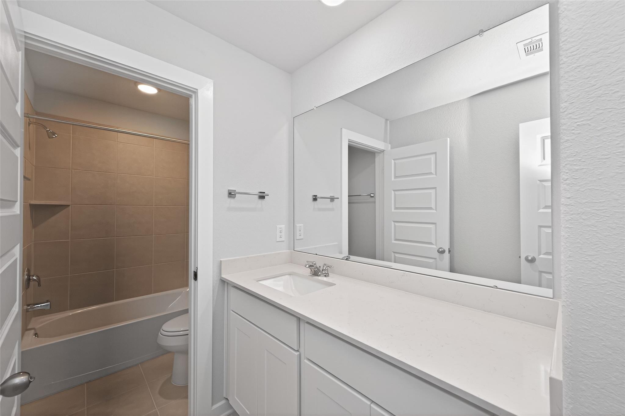 8514 Blueberry Ash Street