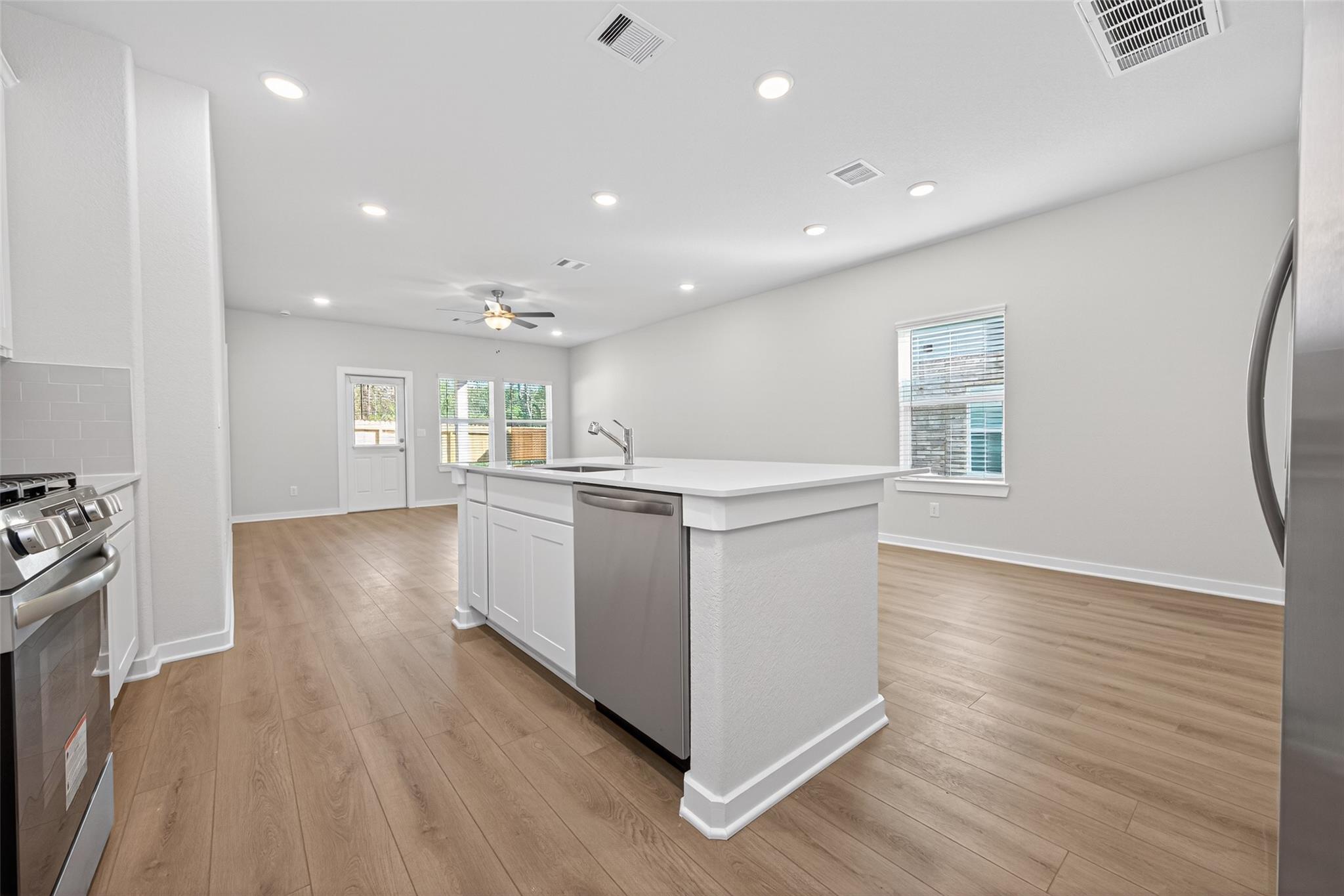 8514 Blueberry Ash Street