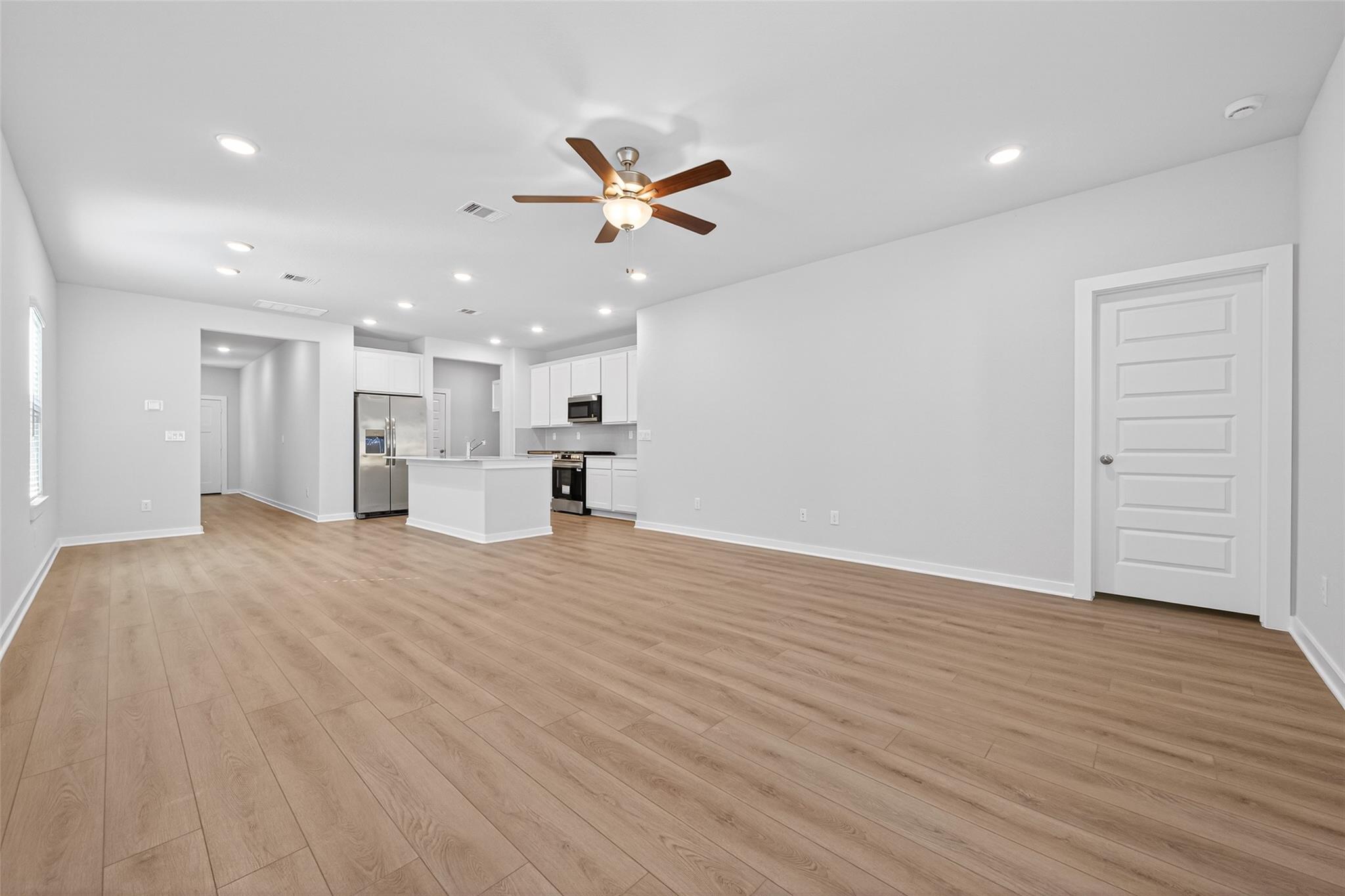 8514 Blueberry Ash Street