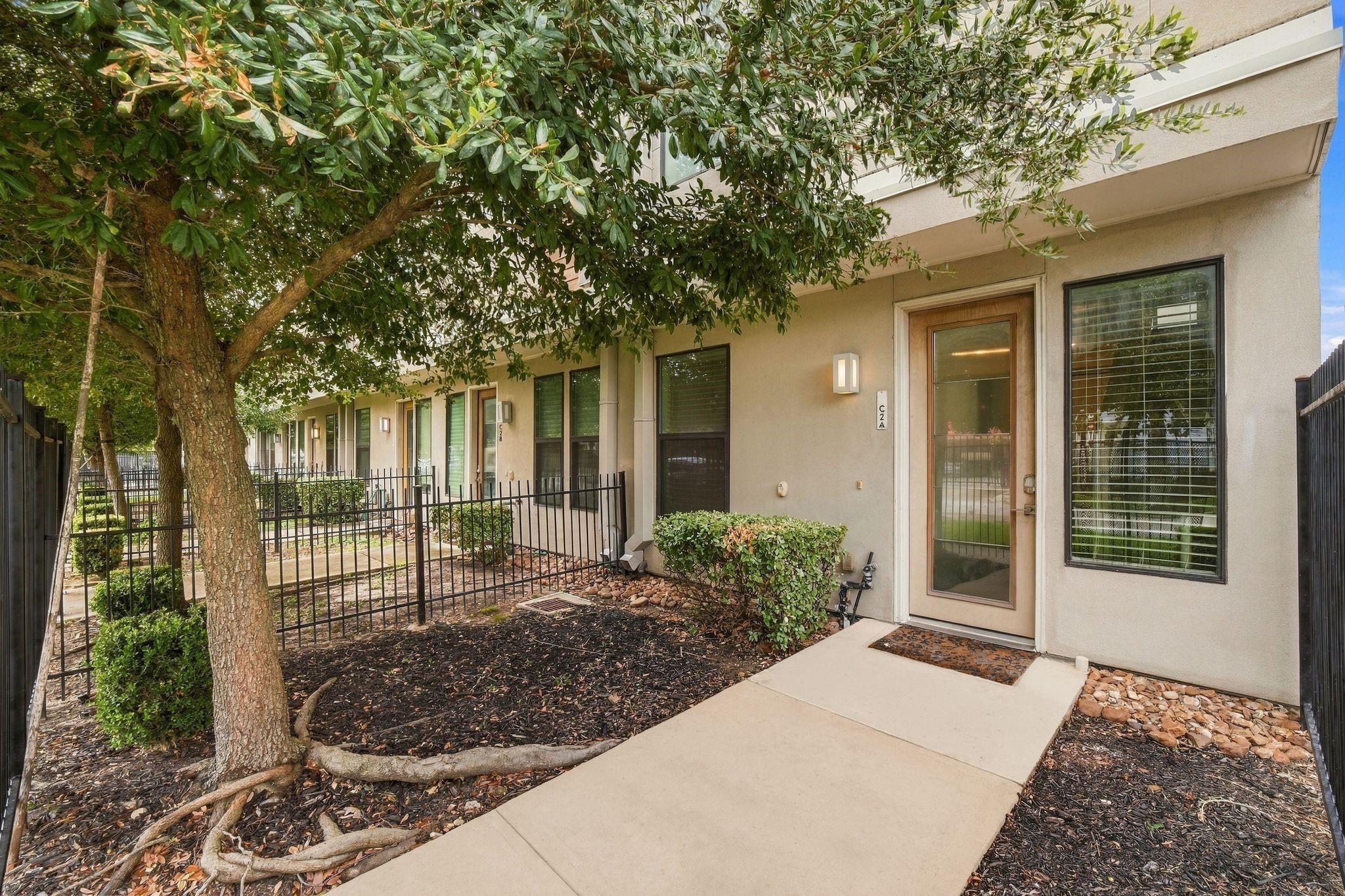 2401 Crawford Street Unit: C2A
