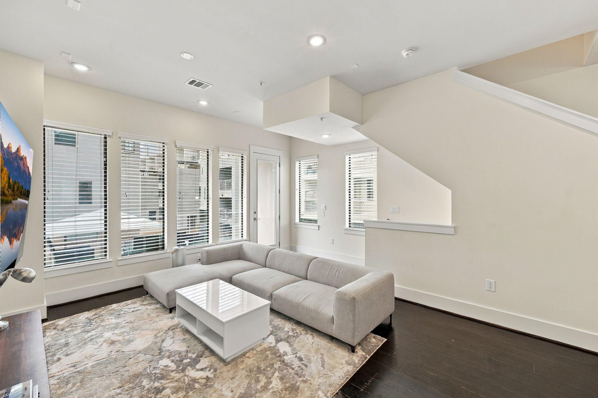 2401 Crawford Street Unit: C2A