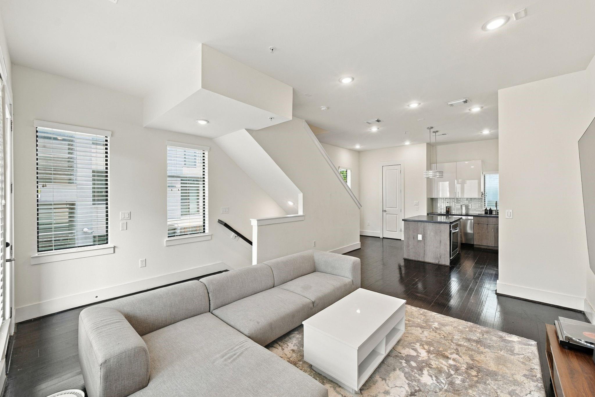 2401 Crawford Street Unit: C2A