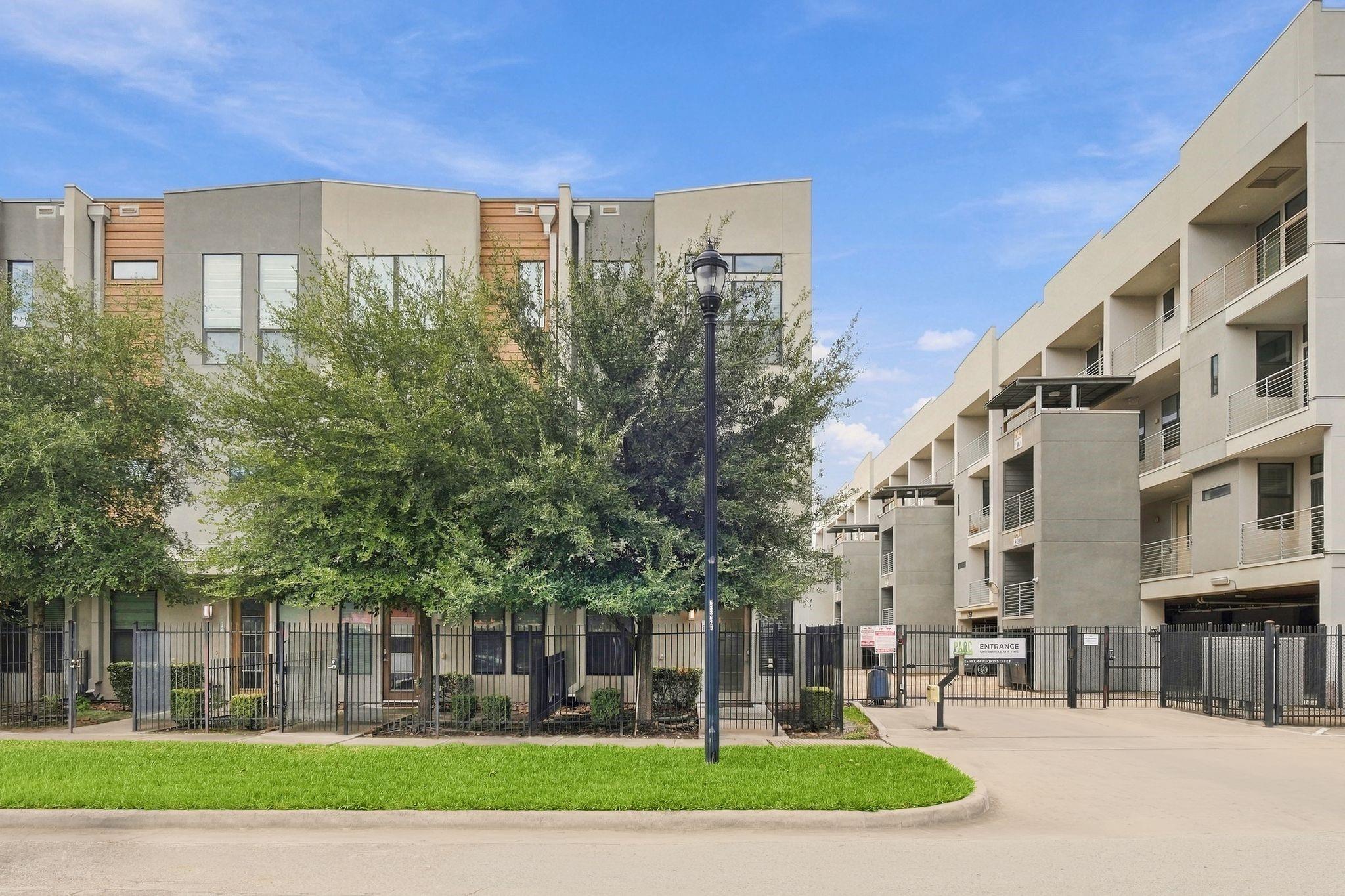 2401 Crawford Street Unit: C2A