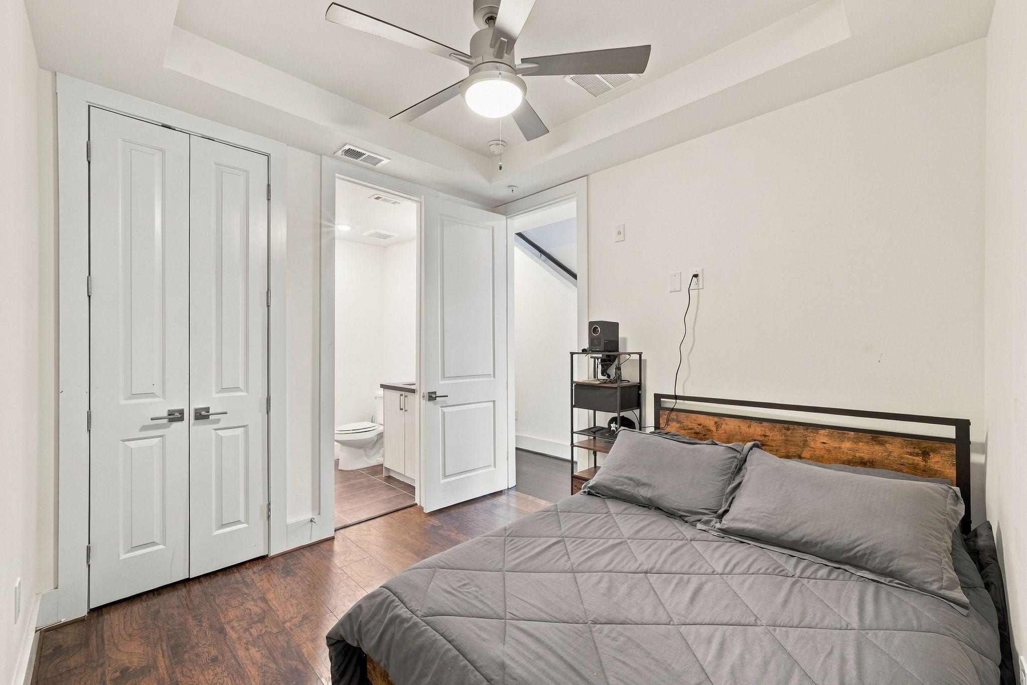 2401 Crawford Street Unit: C2A