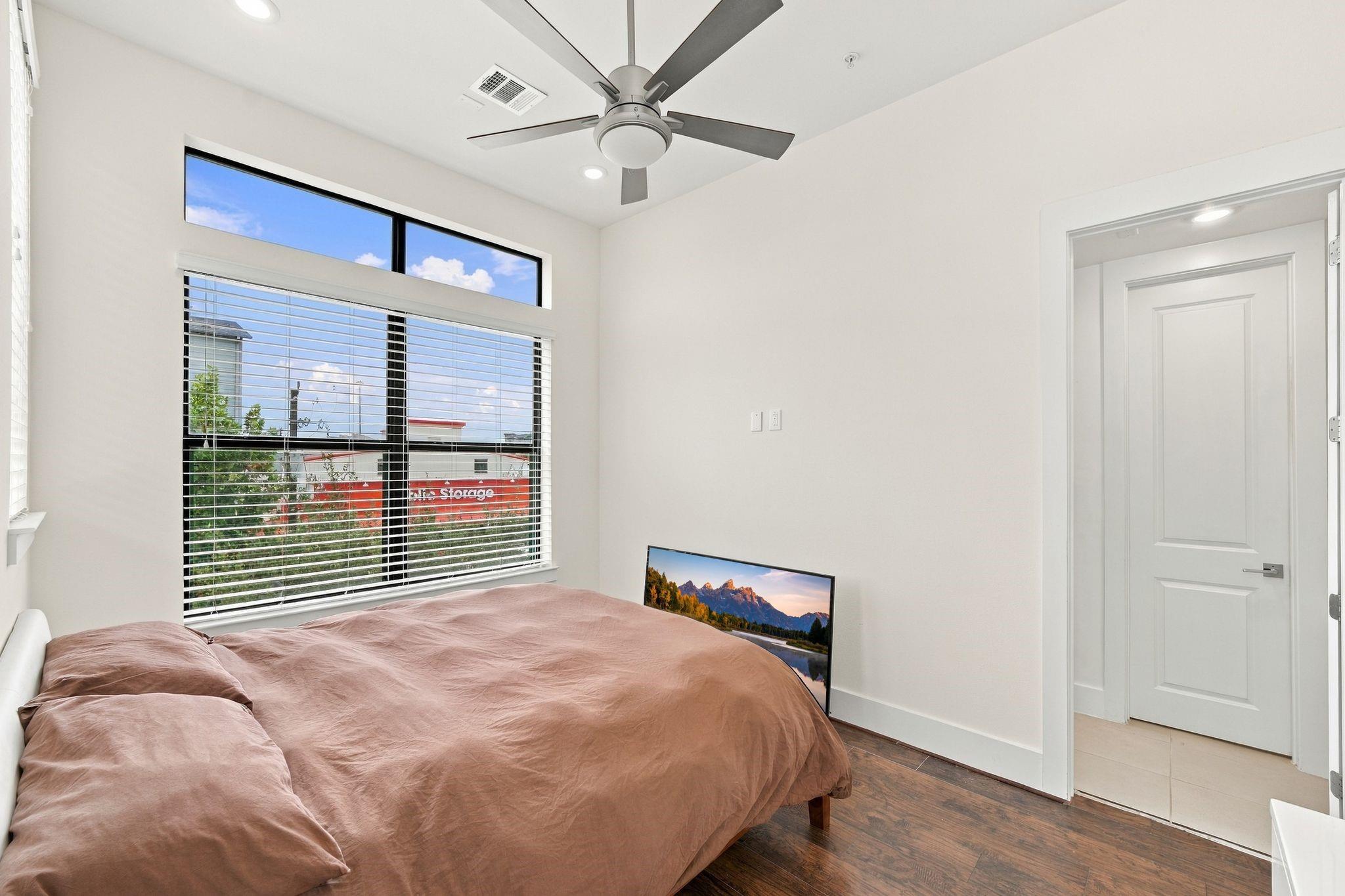 2401 Crawford Street Unit: C2A