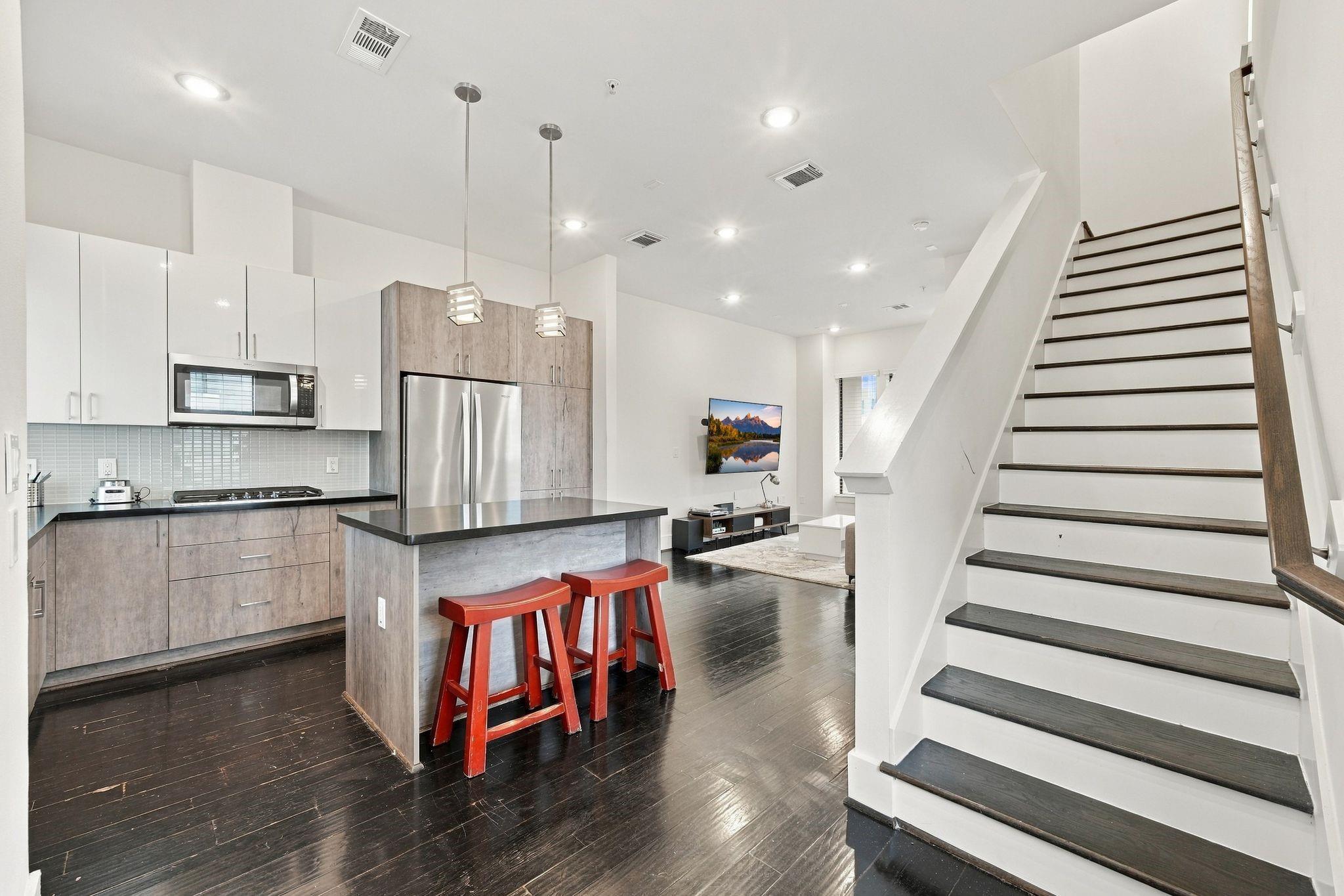 2401 Crawford Street Unit: C2A