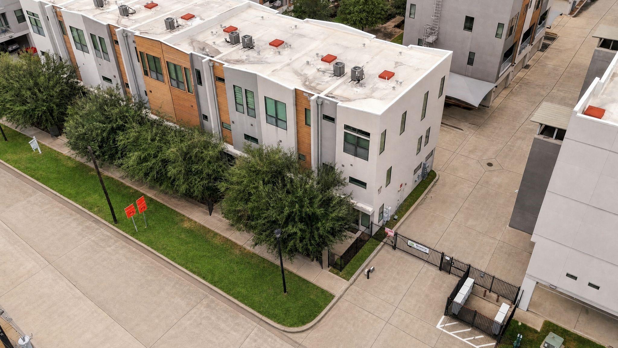 2401 Crawford Street Unit: C2A