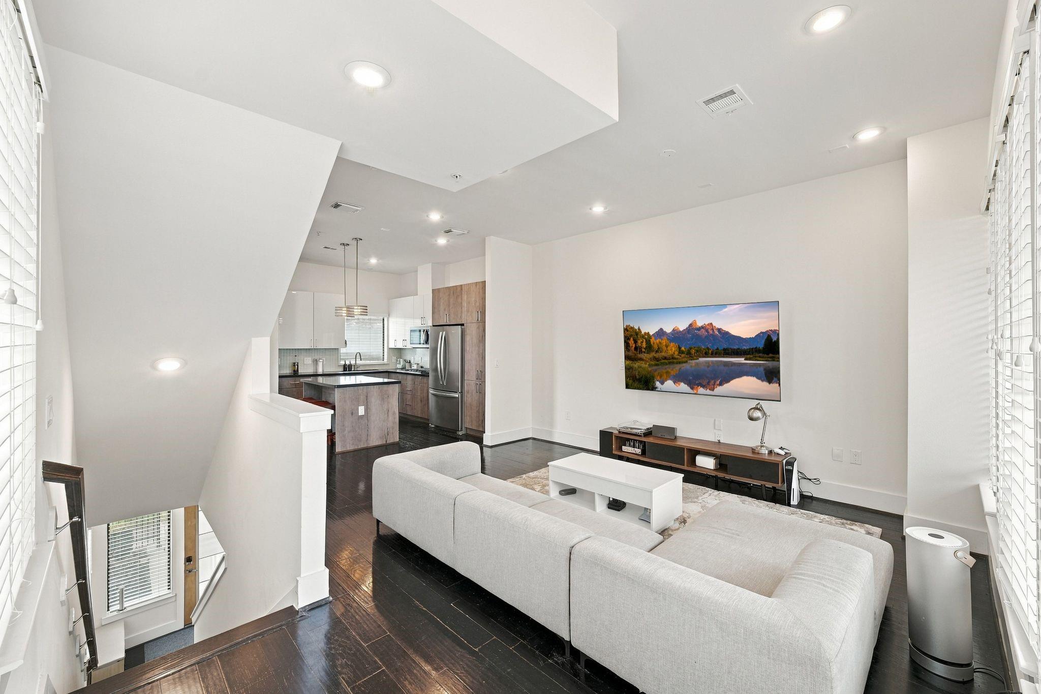 2401 Crawford Street Unit: C2A