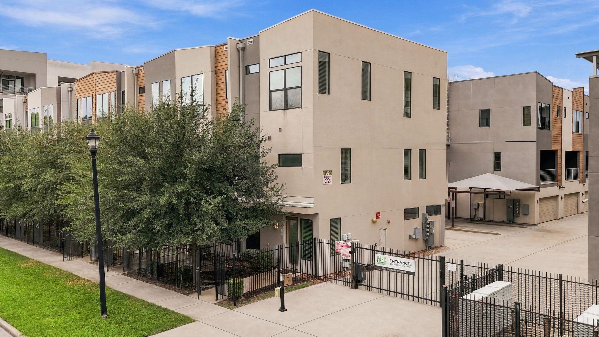 2401 Crawford Street Unit: C2A