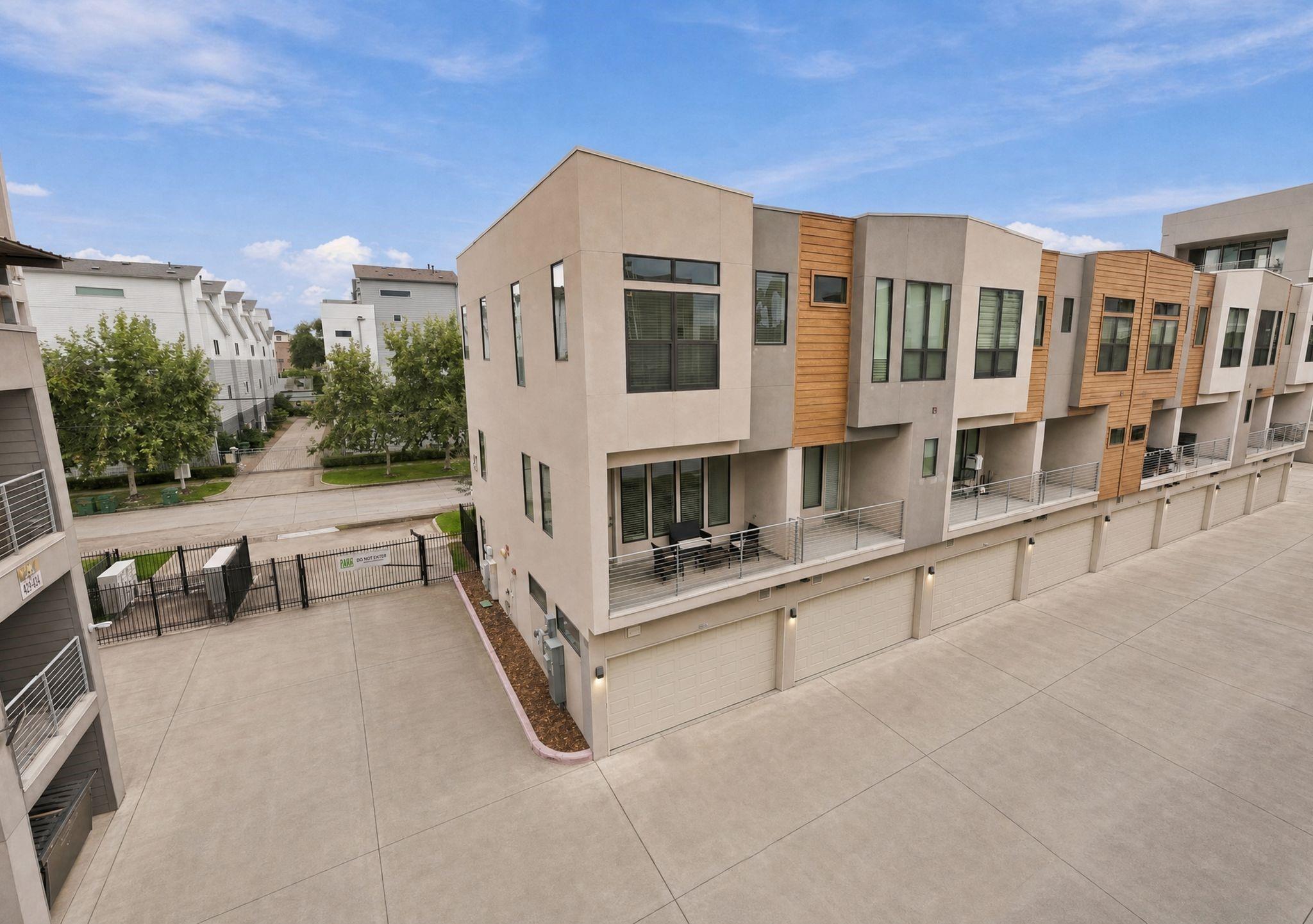 2401 Crawford Street Unit: C2A