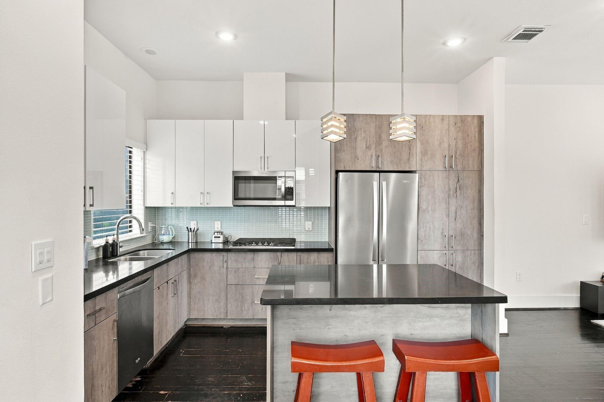 2401 Crawford Street Unit: C2A
