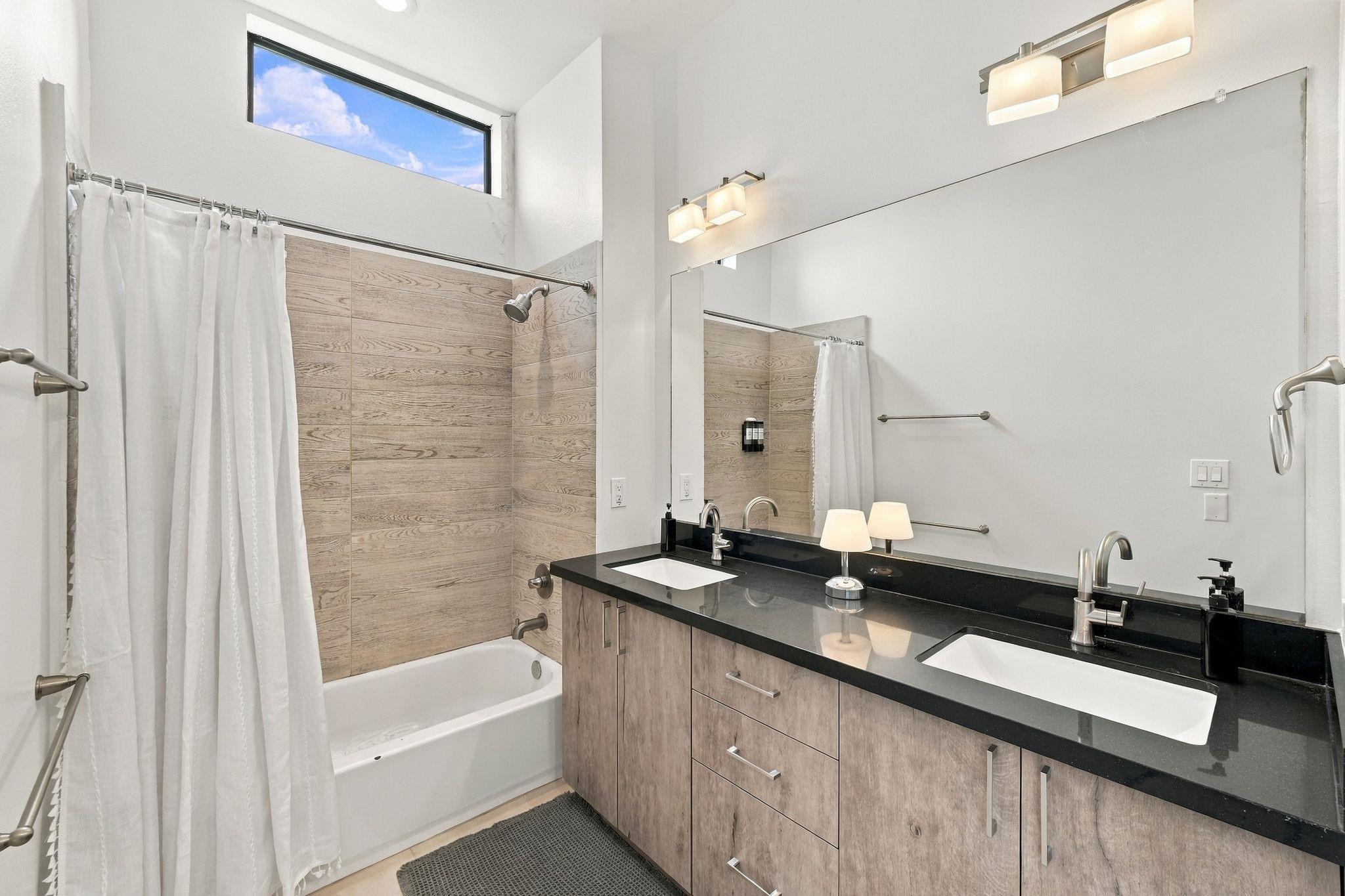 2401 Crawford Street Unit: C2A