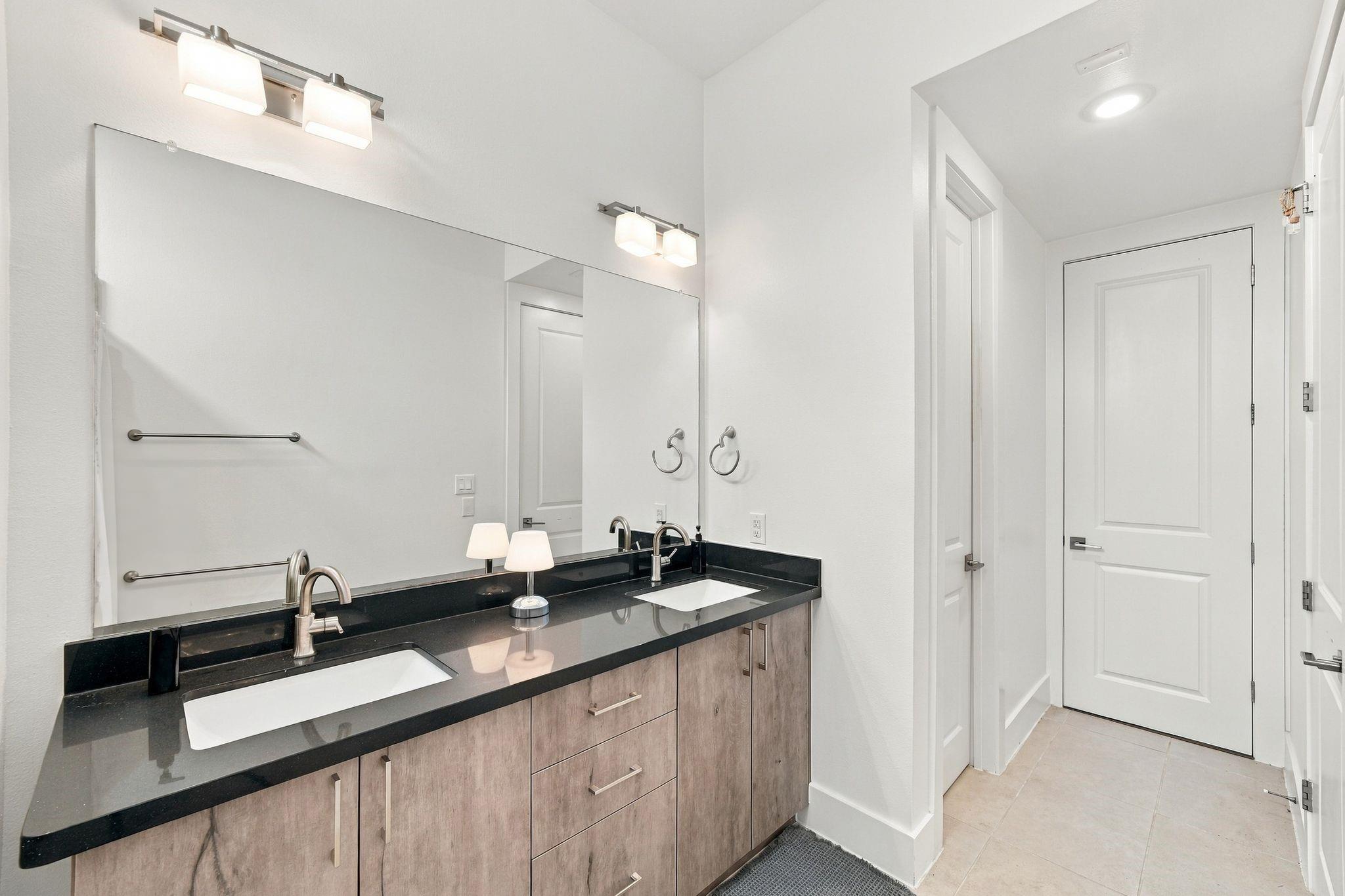 2401 Crawford Street Unit: C2A