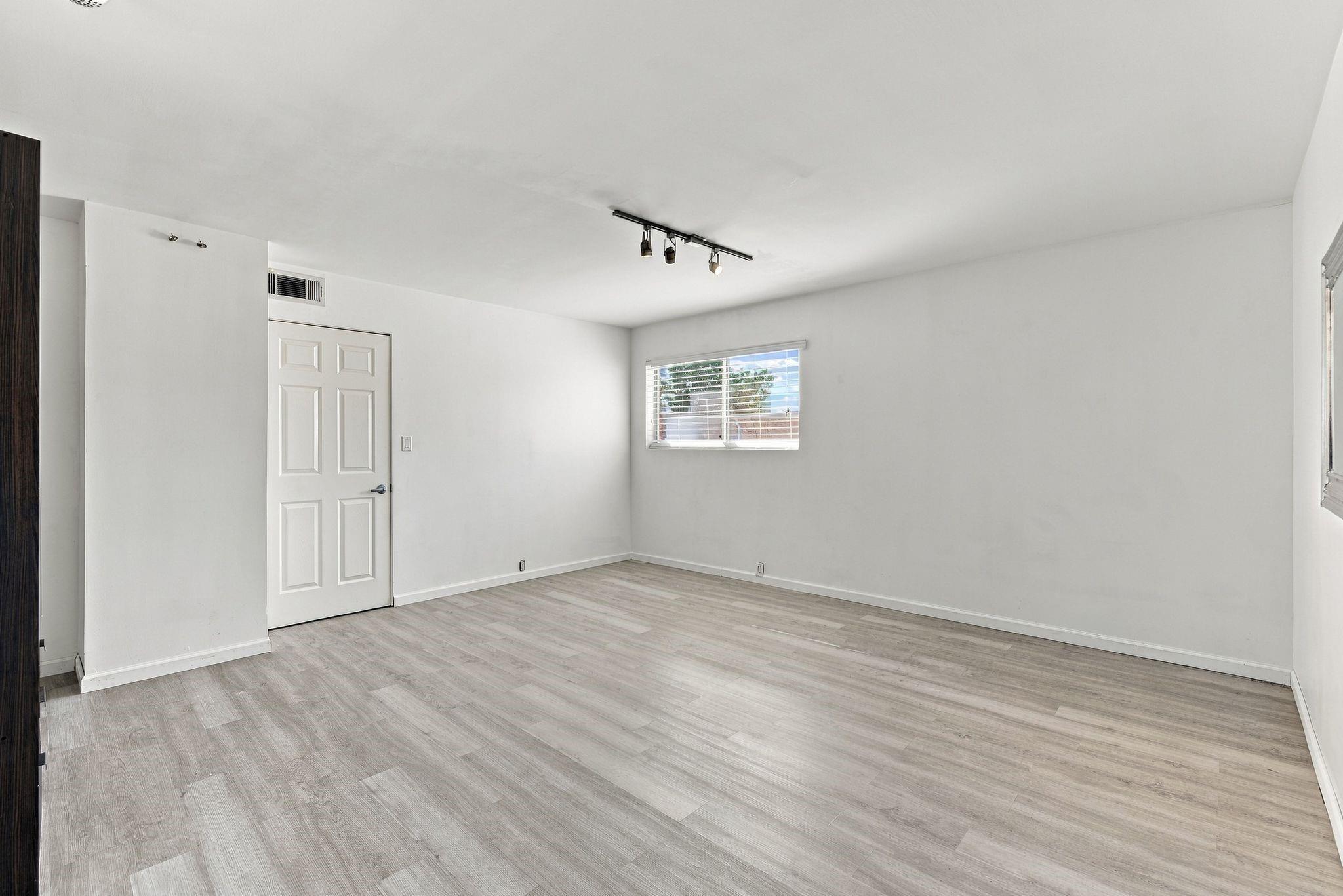 5863 Inwood Drive # 4