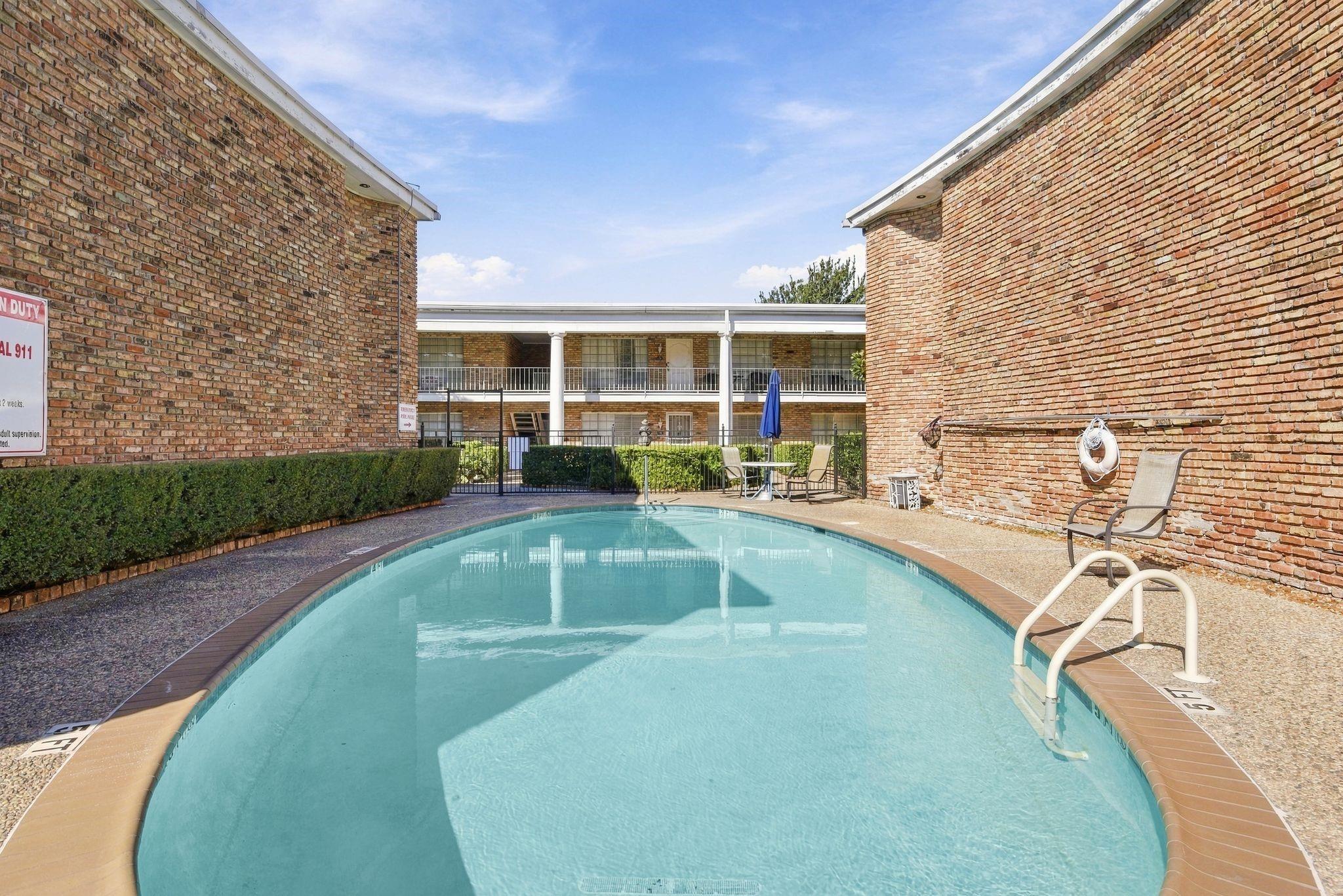 5863 Inwood Drive # 4