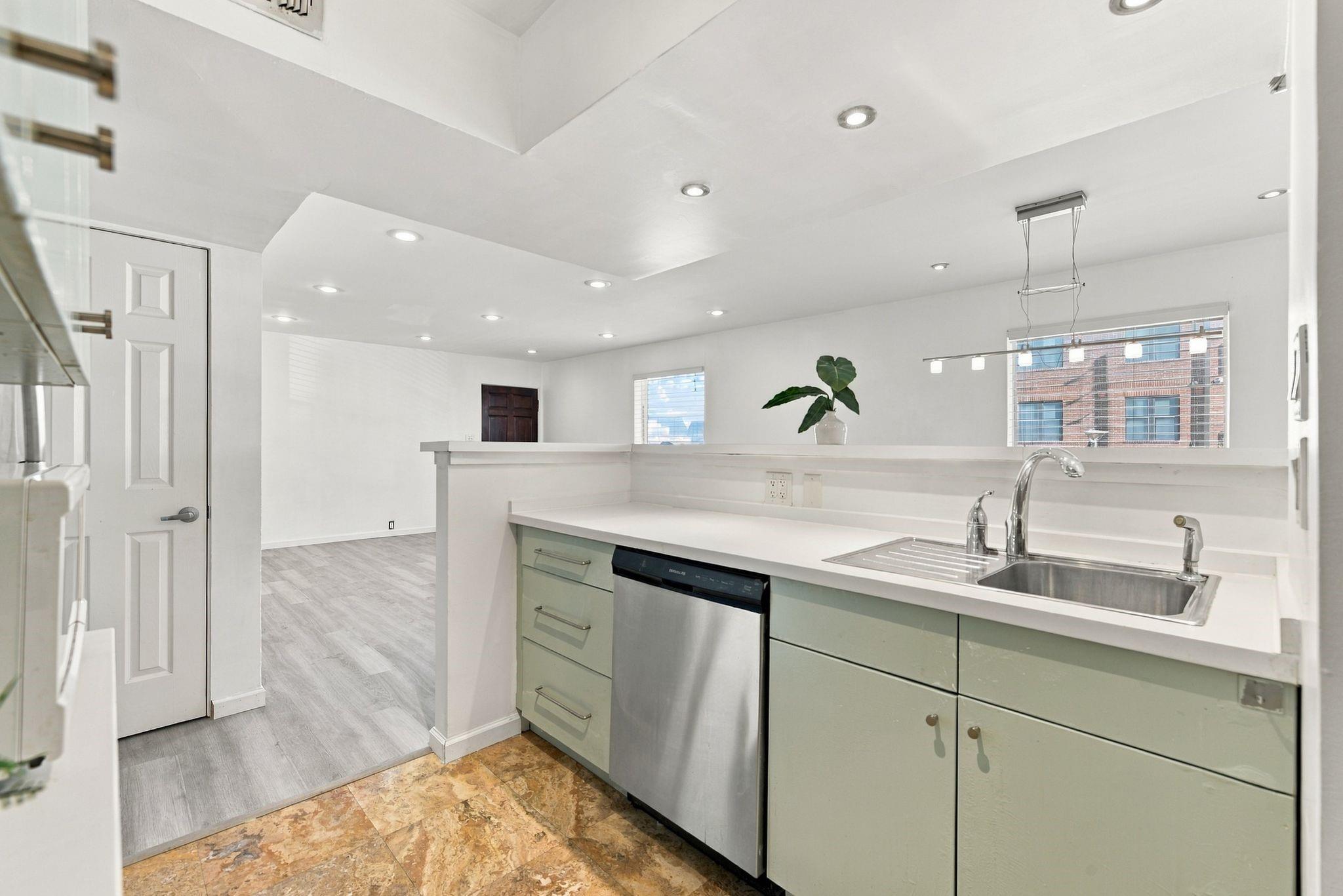 5863 Inwood Drive # 4