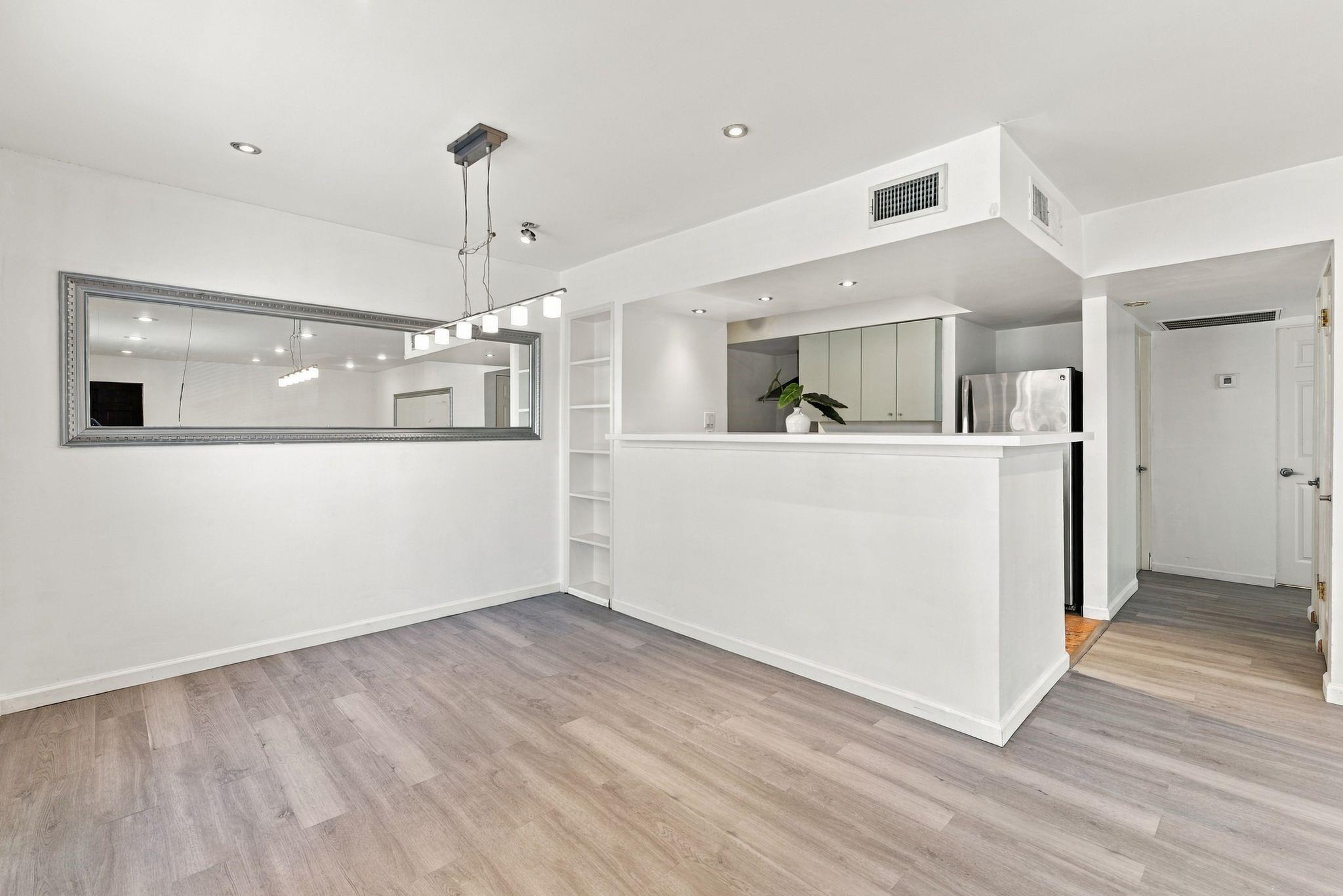 5863 Inwood Drive # 4