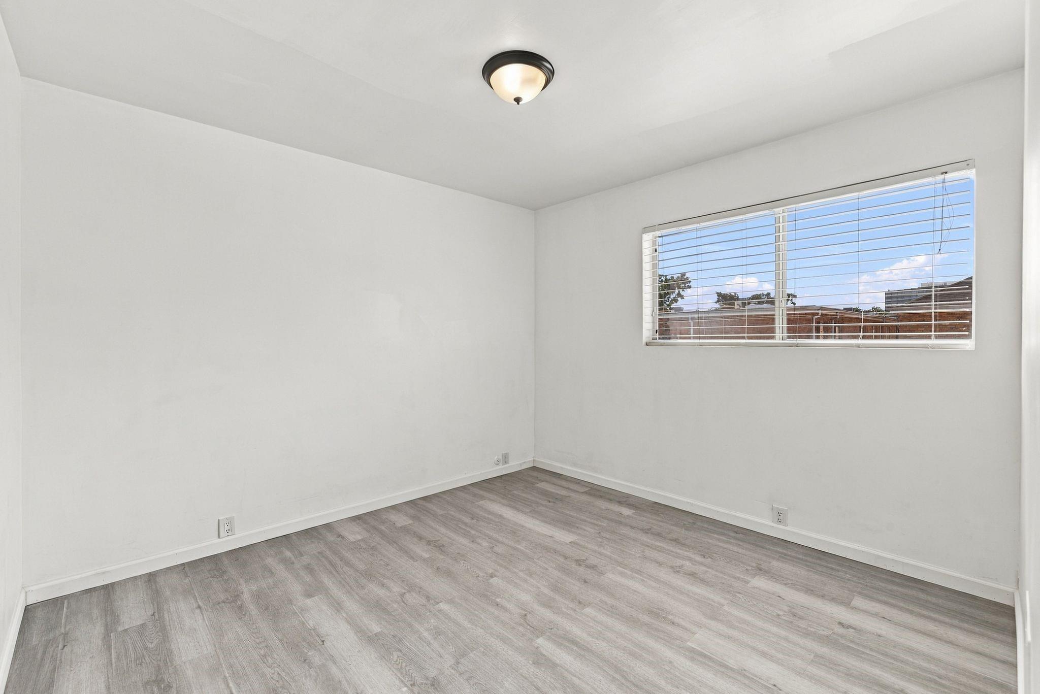 5863 Inwood Drive # 4
