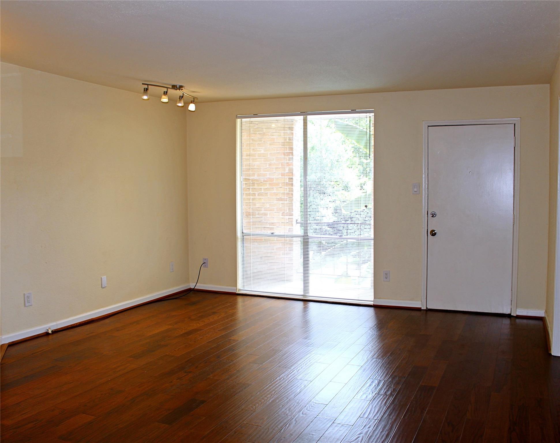 4635 Wild Indigo Street # 515