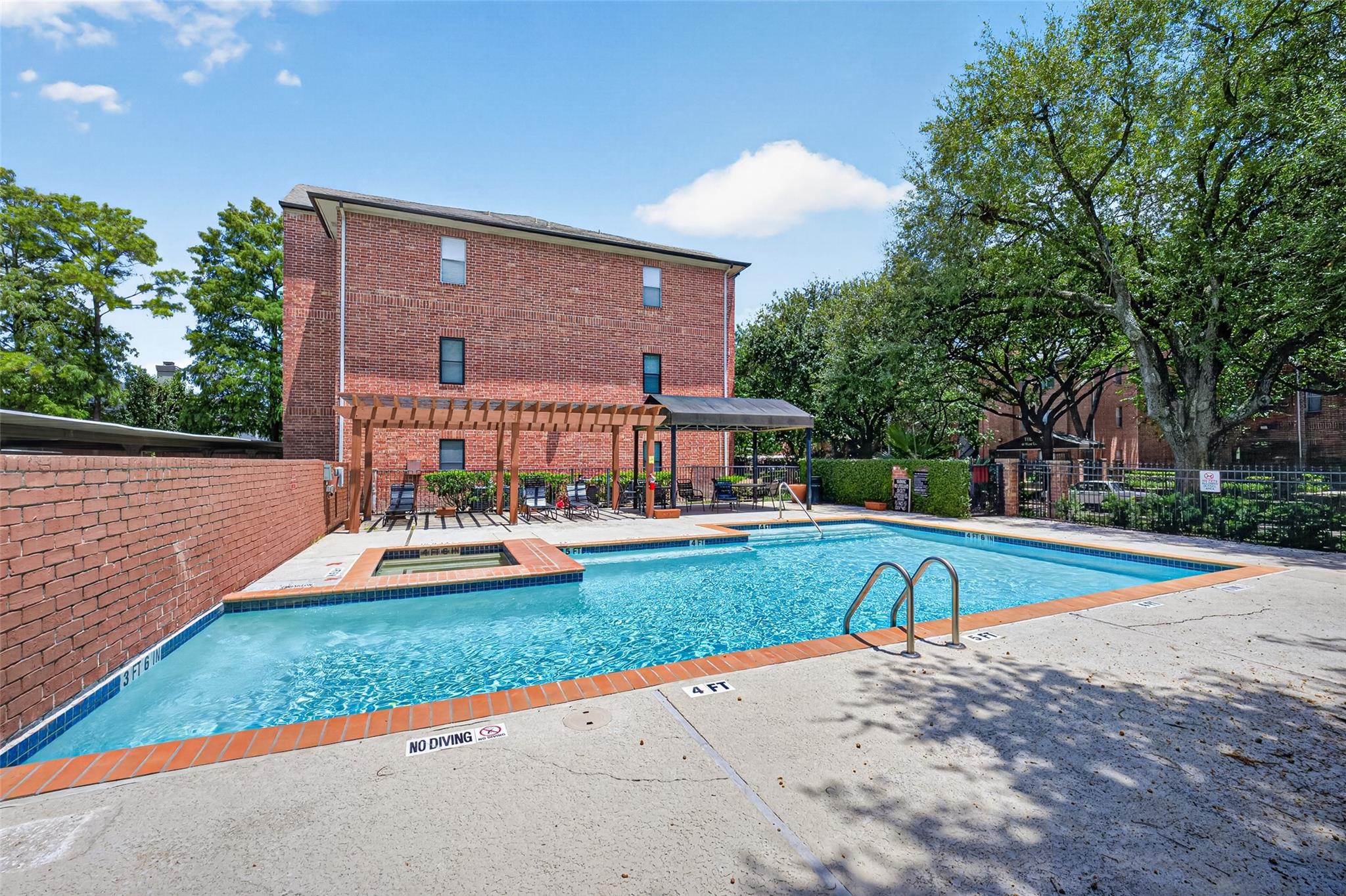 4041 Drake Street # 102