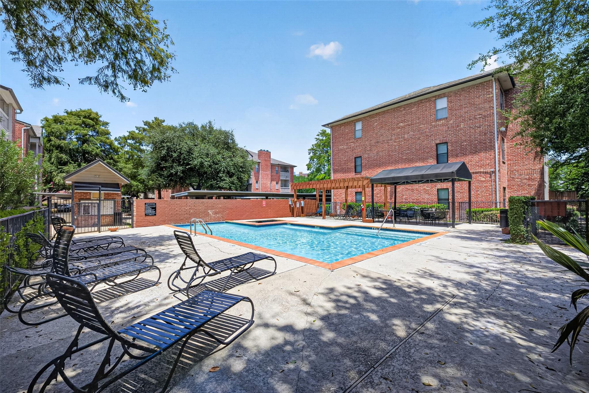 4041 Drake Street # 102